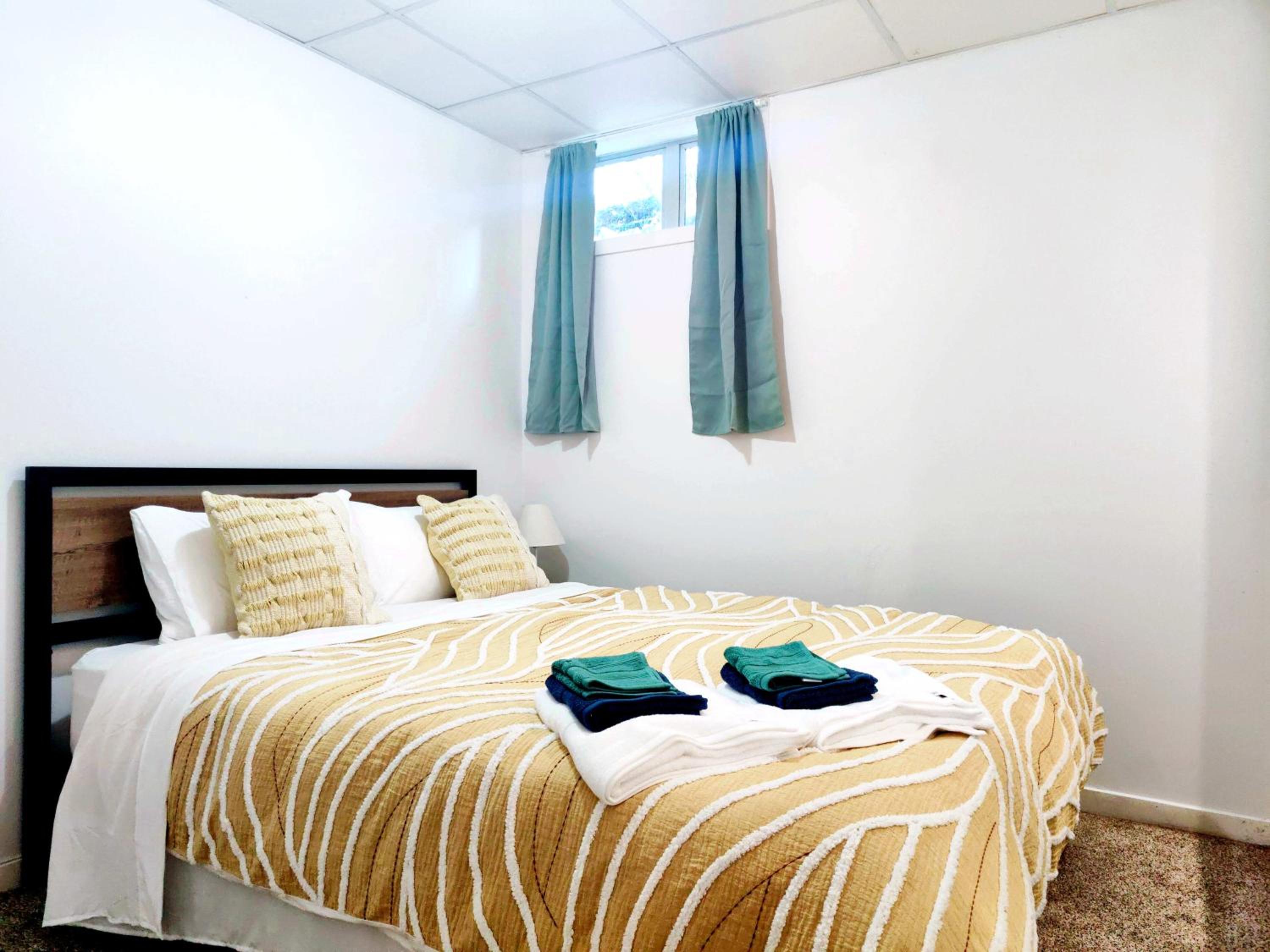 2 bedroom guest suite in North shore view 3