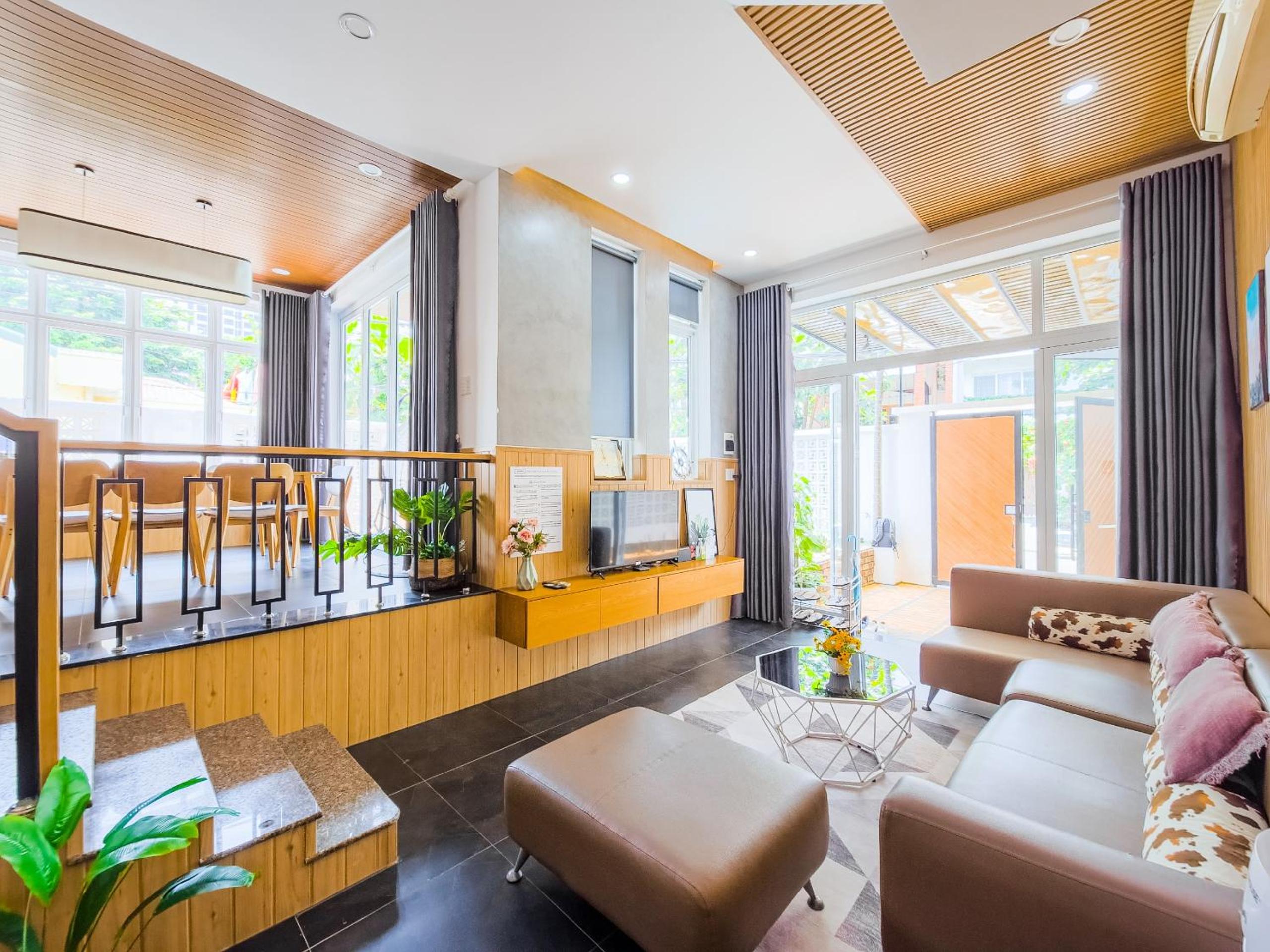 May Stay 4BR Walk to beach view 3