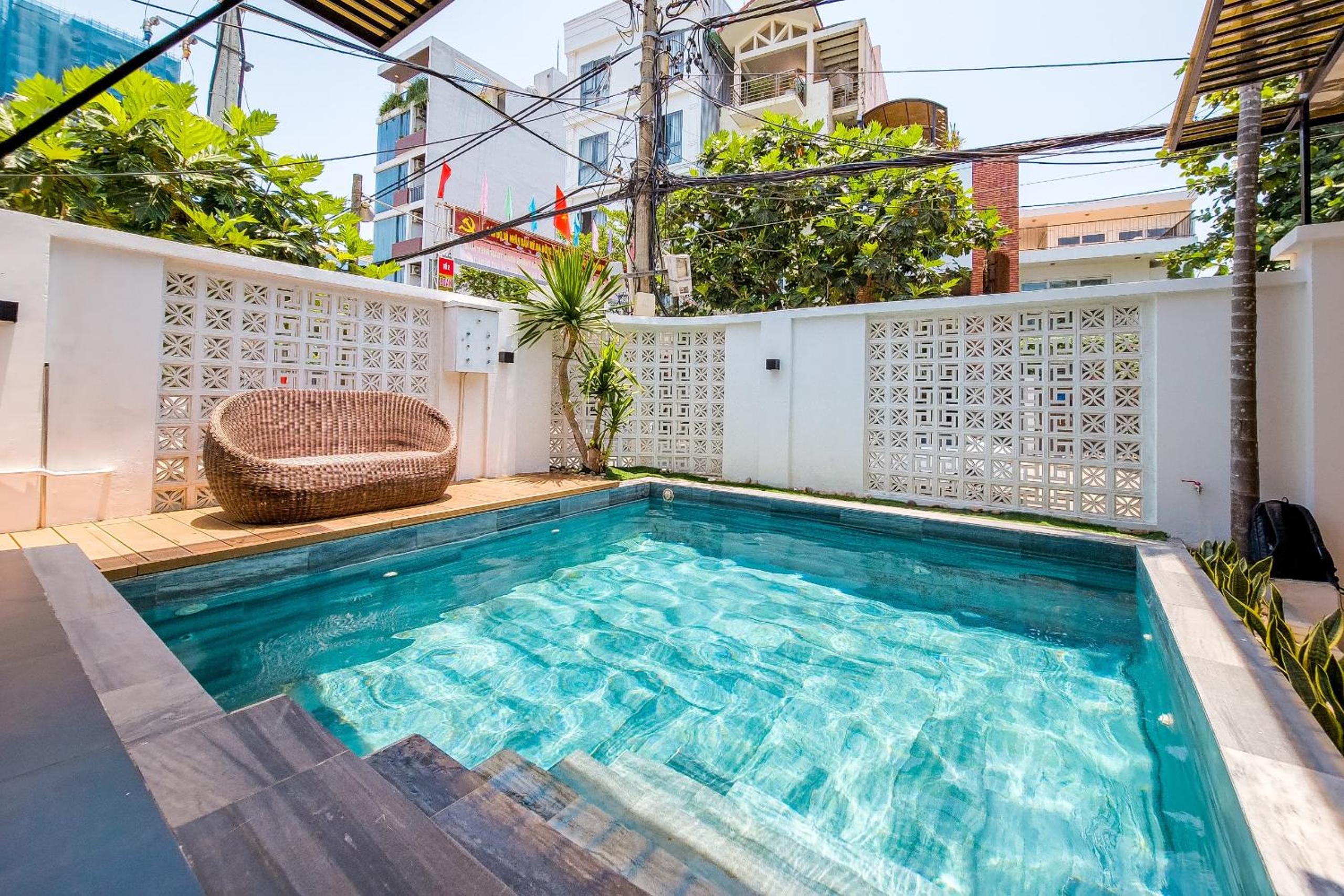 May Stay 4BR Walk to beach view 2