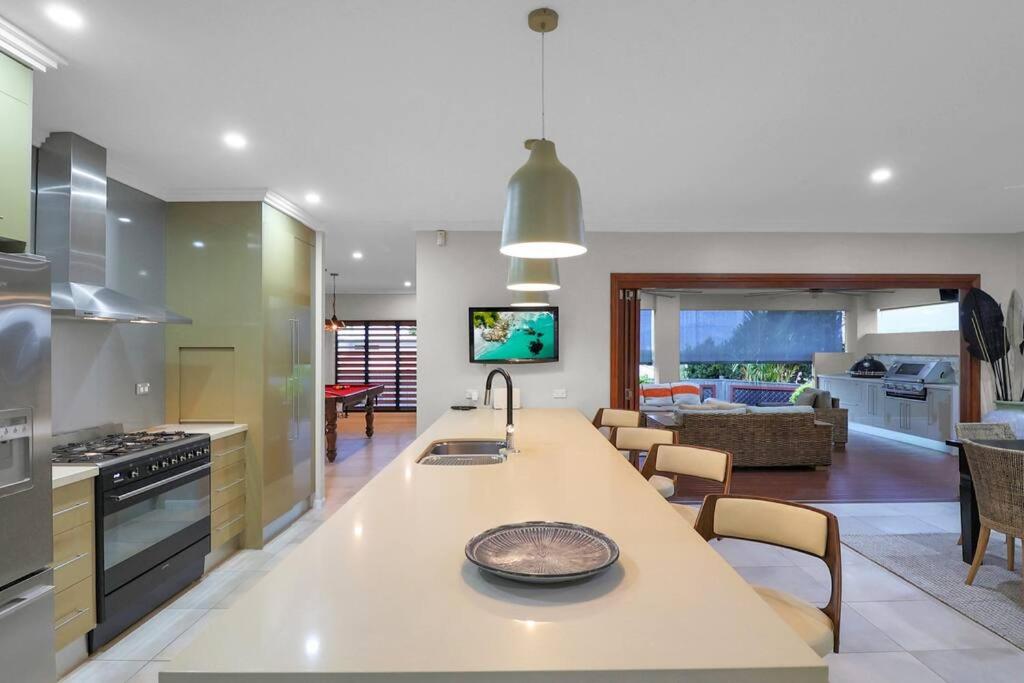 Oversized Luxury- A Corporate & Family Heaven