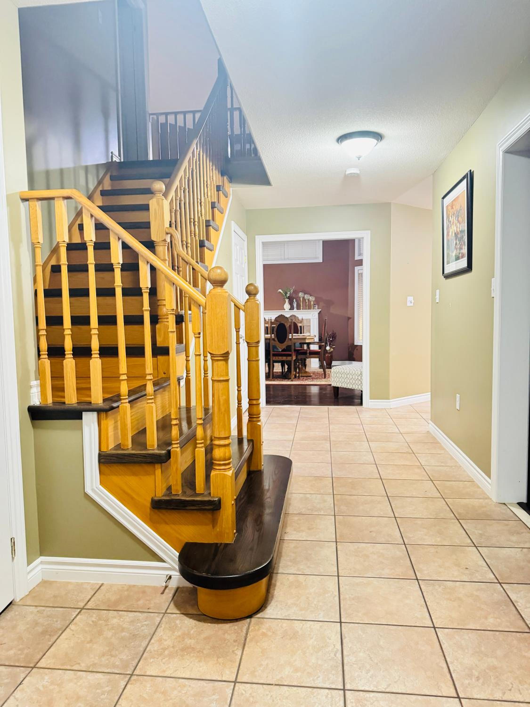 Spacious 4-Bedroom Home in Desirable Barrie Neighborhood