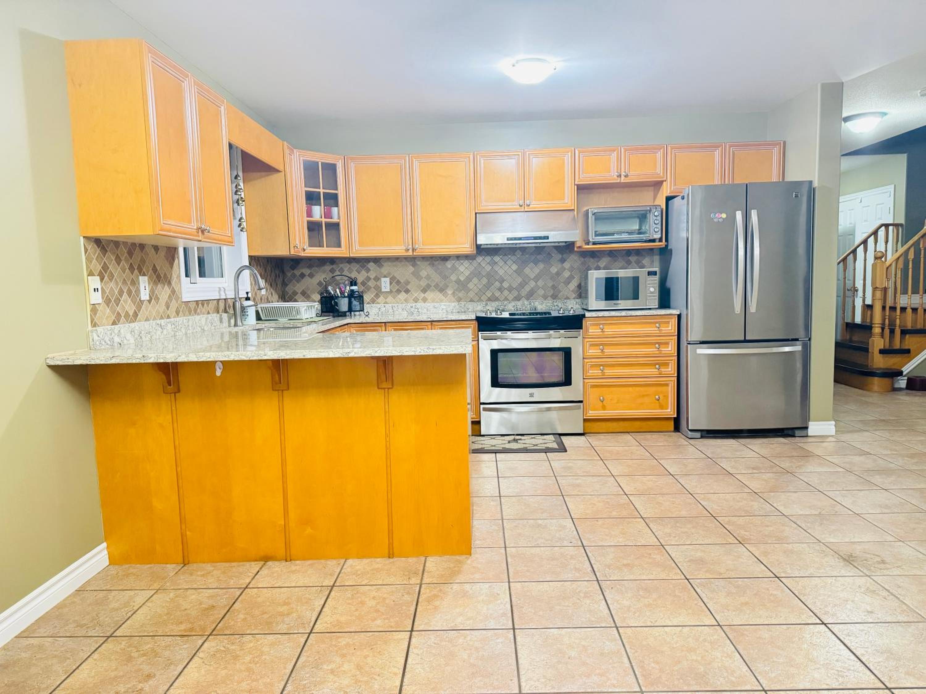 Spacious 4-Bedroom Home in Desirable Barrie Neighborhood