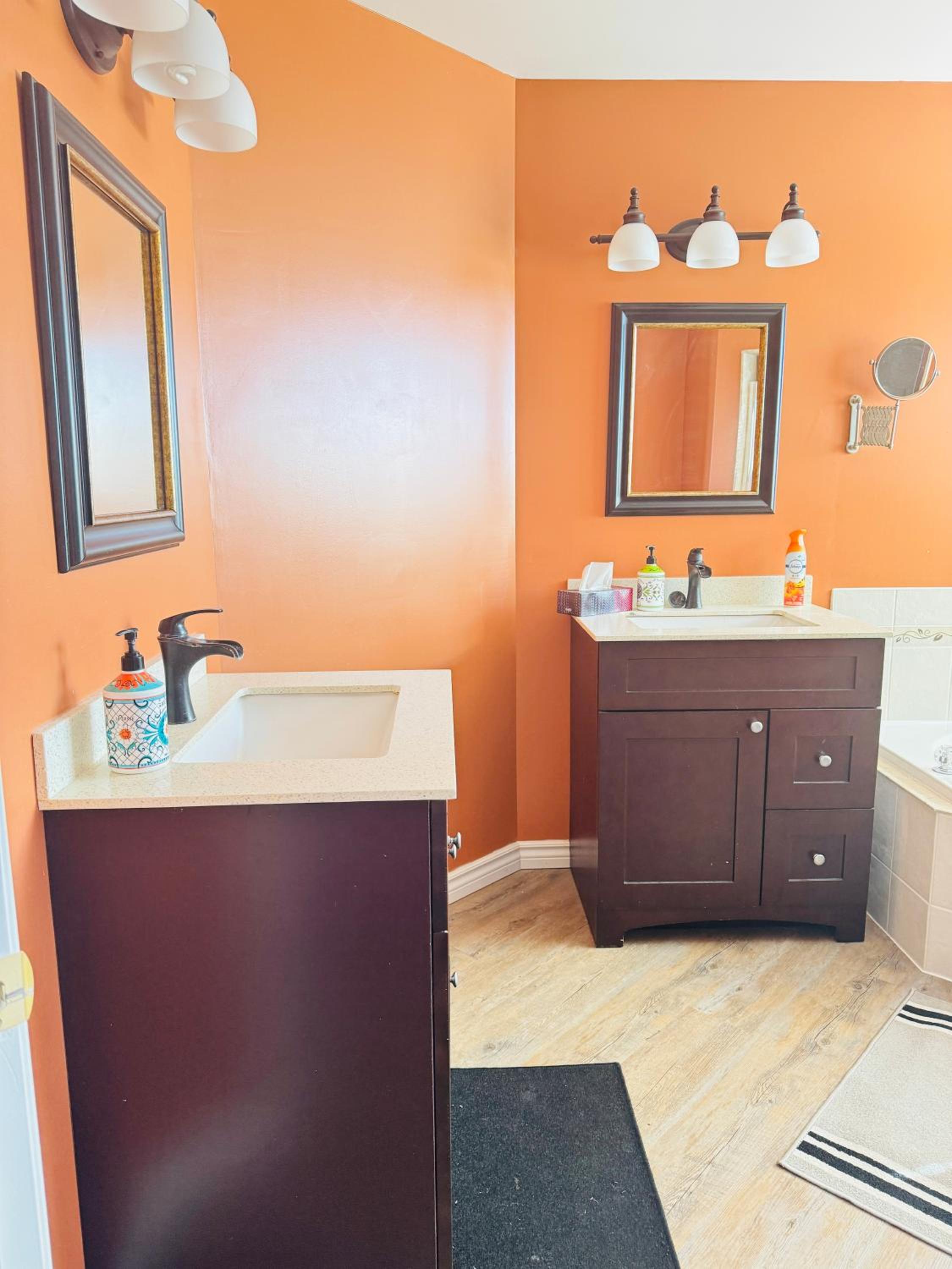 Spacious 4-Bedroom Home in Desirable Barrie Neighborhood