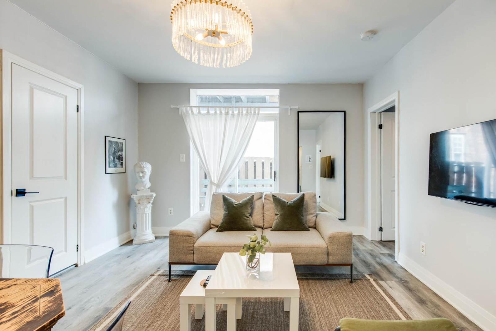 Upscale Living - Hotel Comfort, Home Feel
