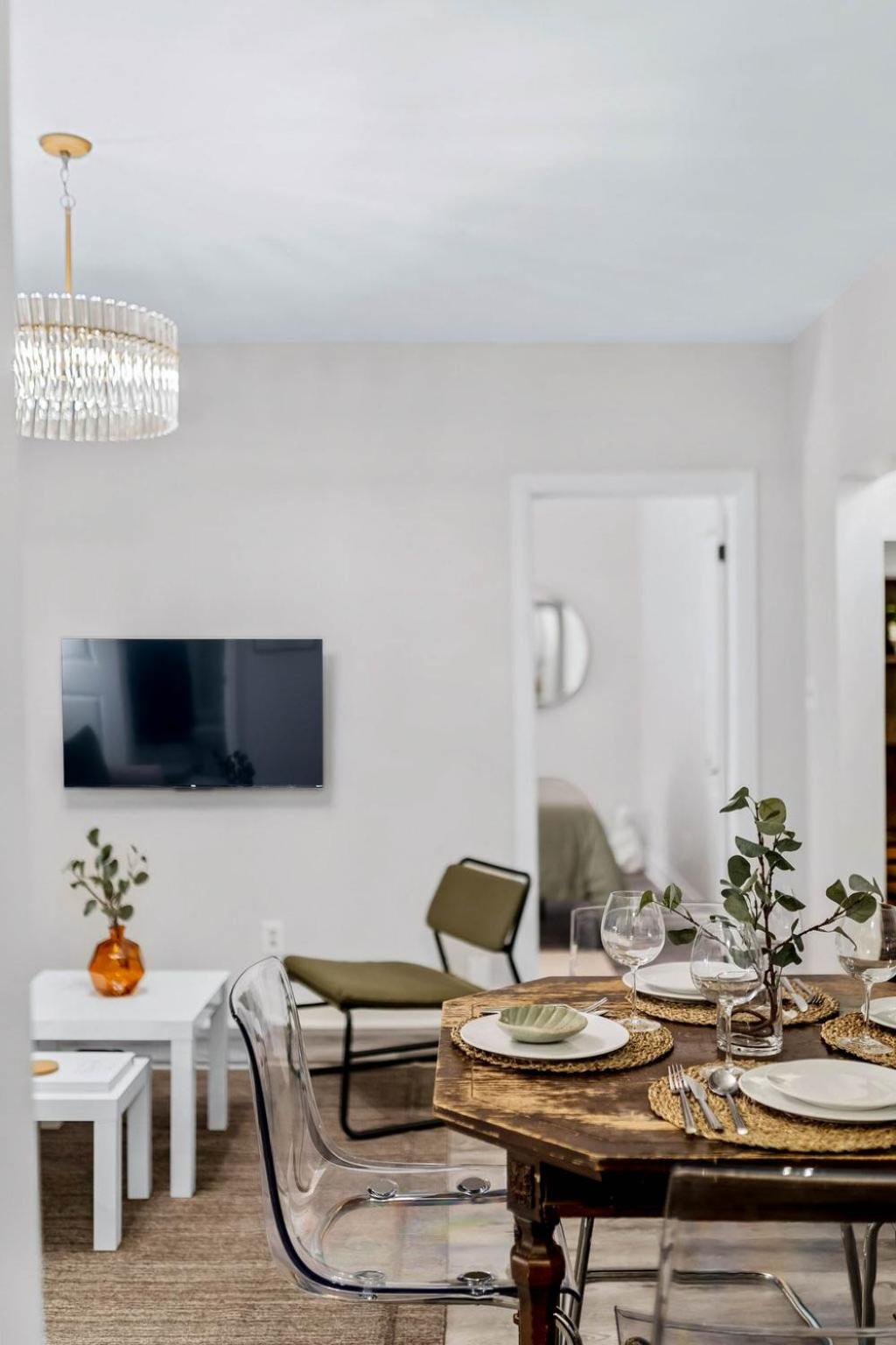 Upscale Living - Hotel Comfort, Home Feel