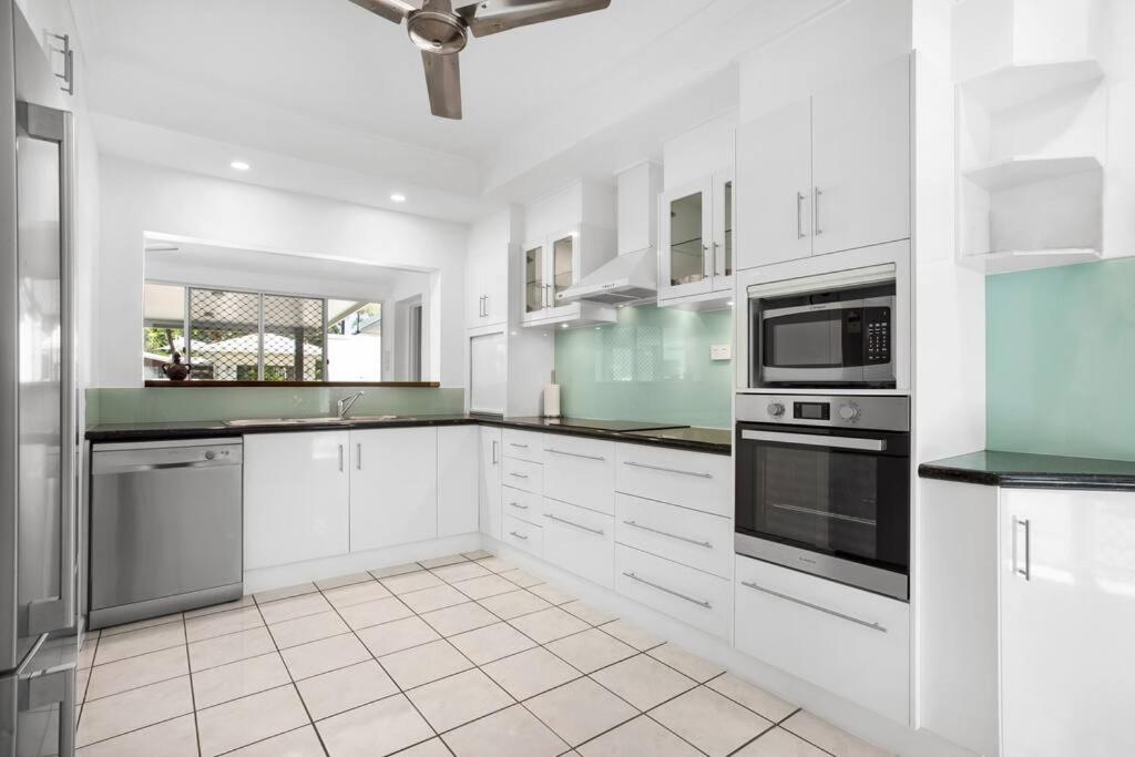 Trinity Beach Vacations - Trinity Beach Stunner - Tropical Entertainer - Property Image 20