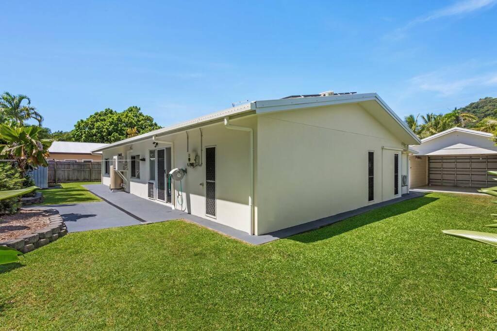 Trinity Beach Vacations - Trinity Beach Stunner - Tropical Entertainer - Property Image 3