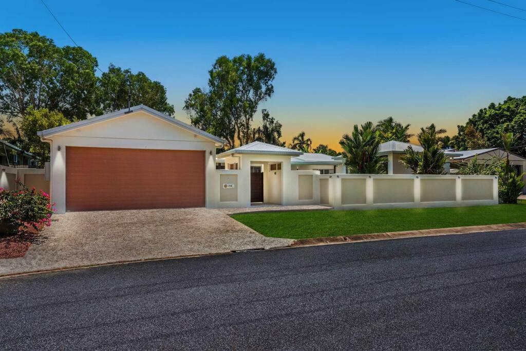 Trinity Beach Vacations - Trinity Beach Stunner - Tropical Entertainer - Property Image 8