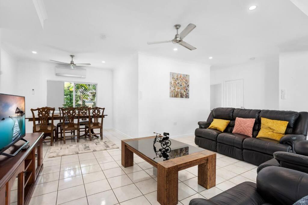 Trinity Beach Vacations - Trinity Beach Stunner - Tropical Entertainer - Property Image 12