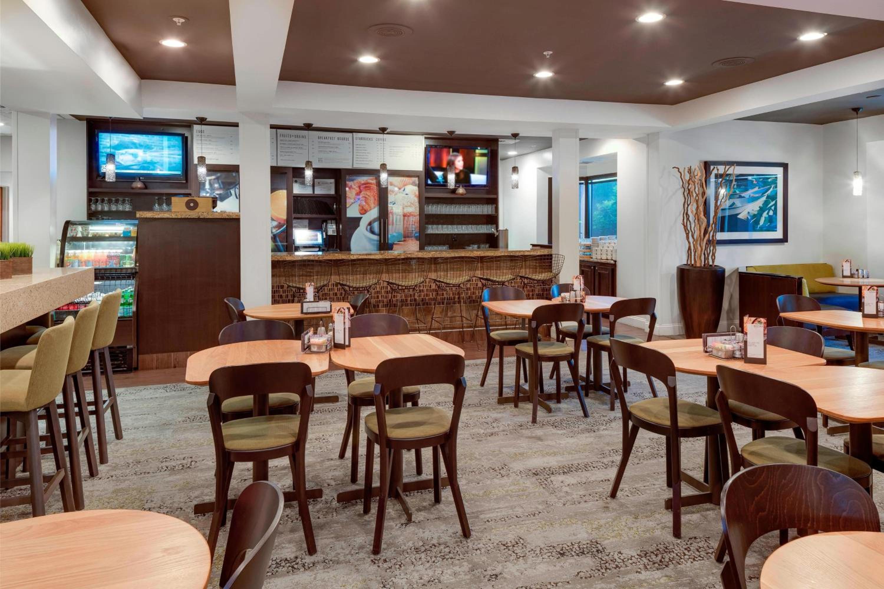 Portsmouth Vacations - Courtyard by Marriott Portsmouth - Property Image 9