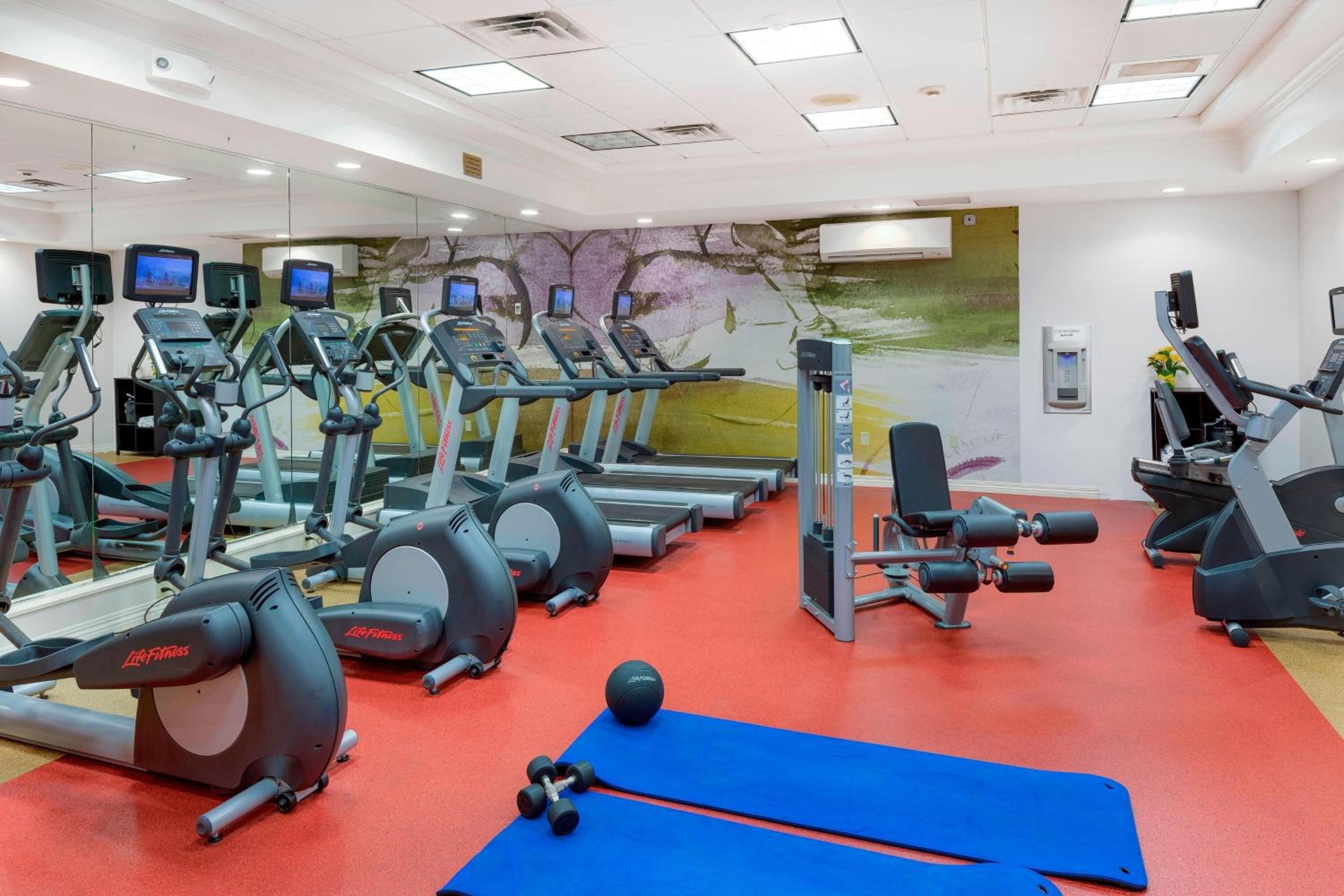 Portsmouth Vacations - Courtyard by Marriott Portsmouth - Property Image 4