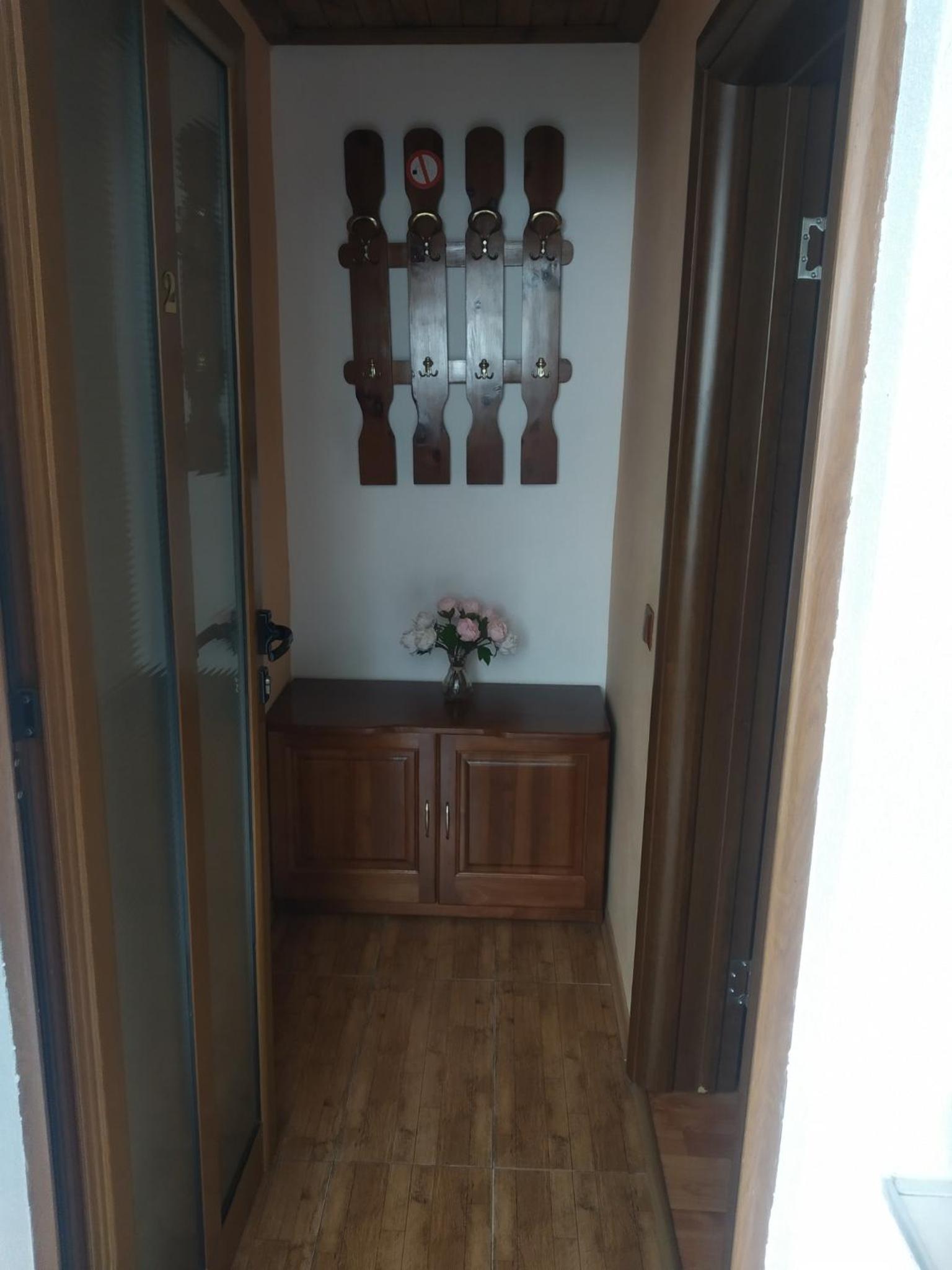 NIKI HOUSE