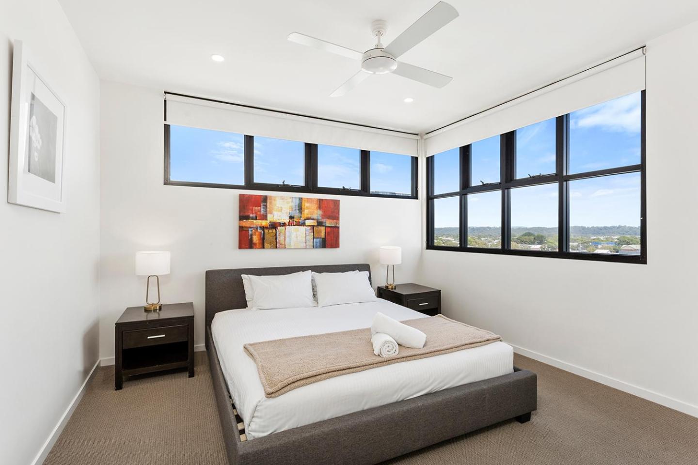5th Floor Beachside Ocean View with Wi-Fi, Pool and Gym