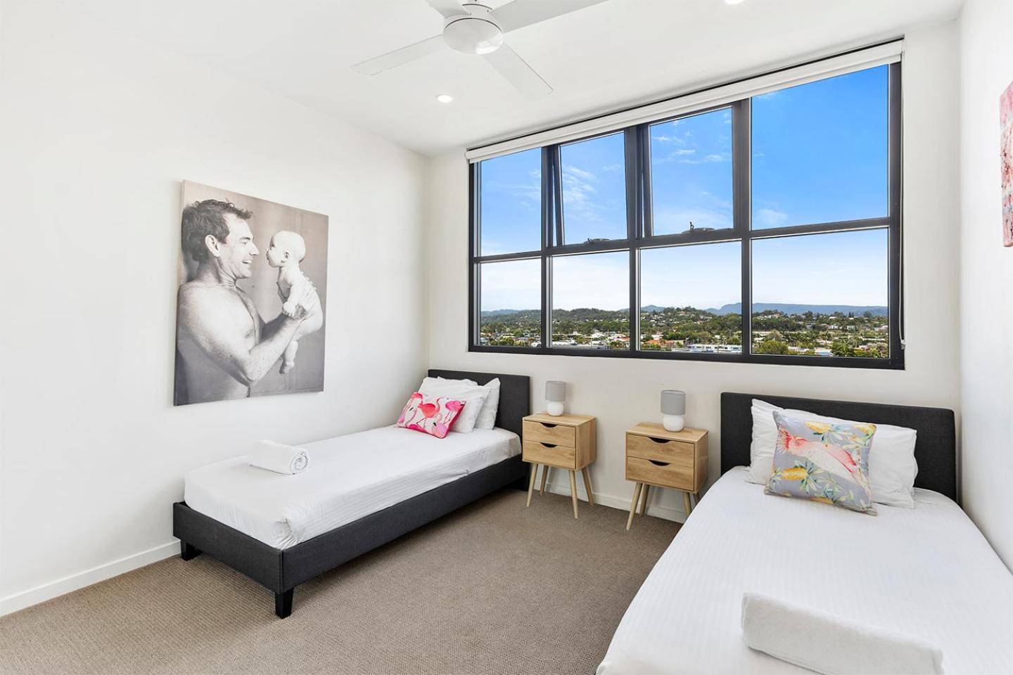 5th Floor Beachside Ocean View with Wi-Fi, Pool and Gym