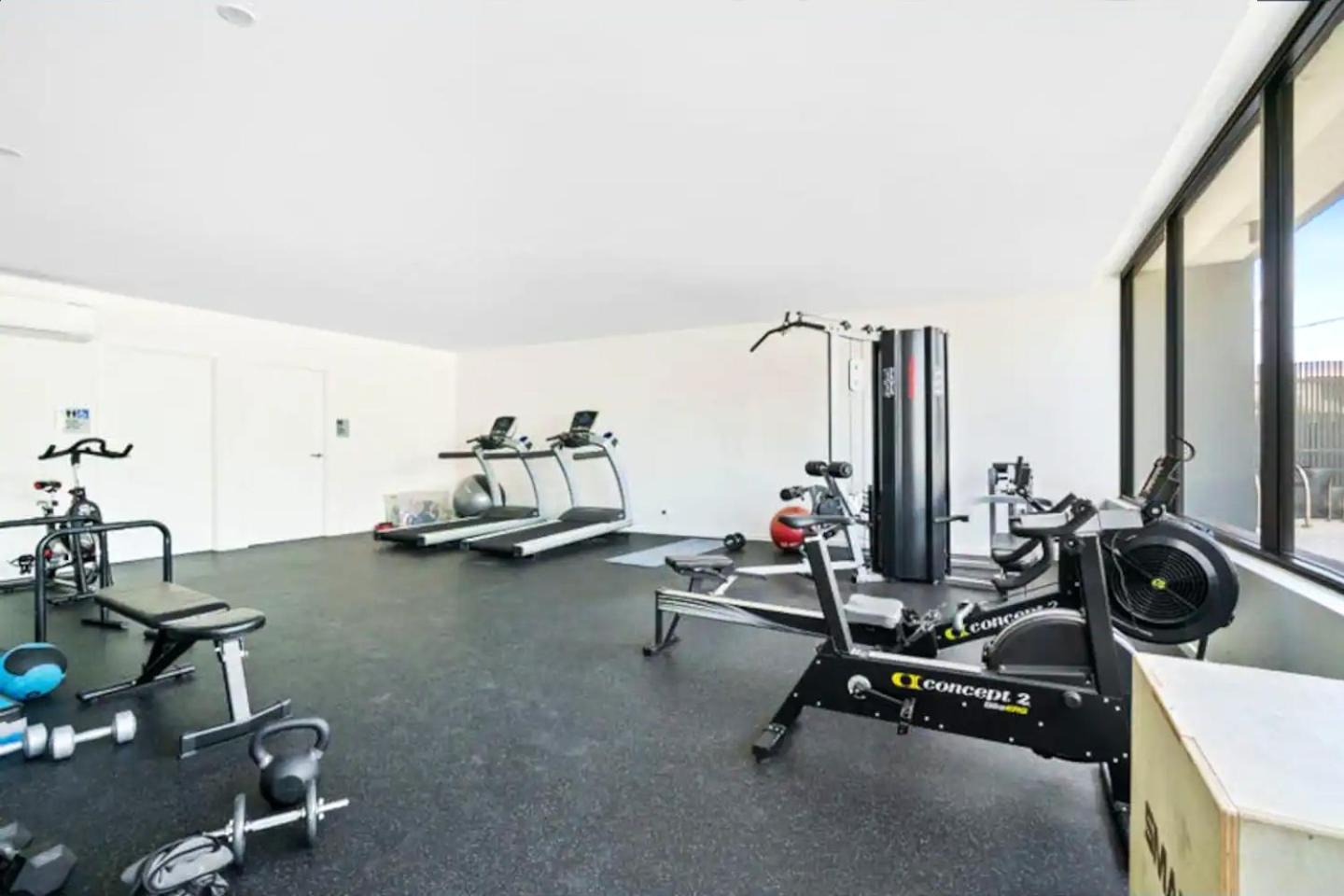 5th Floor Beachside Ocean View with Wi-Fi, Pool and Gym