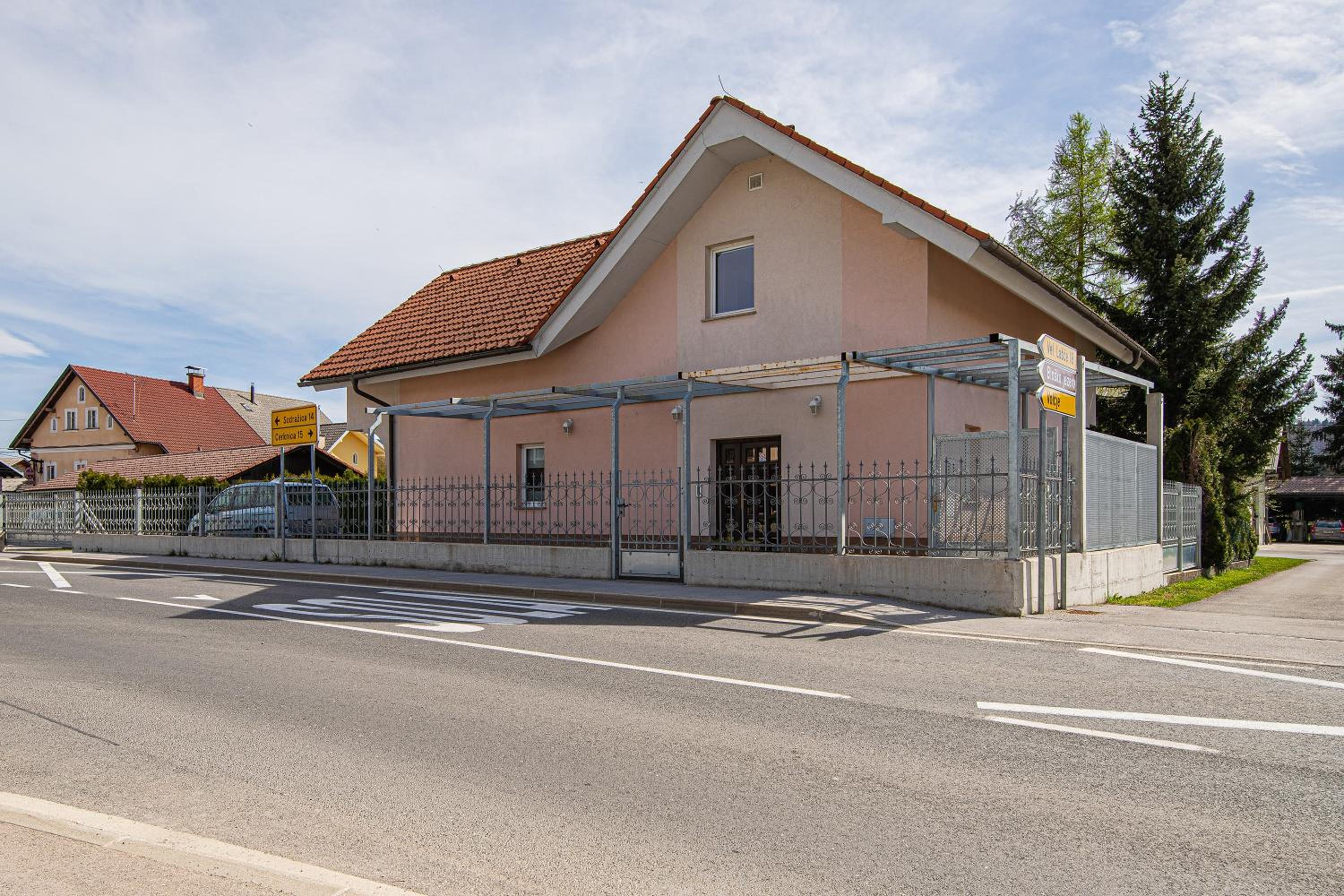 Photo 37