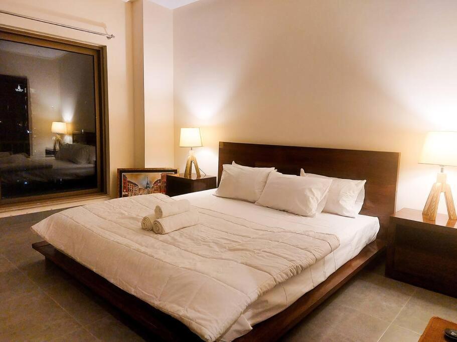 Premium 1bed apt CNTRL Minimal and cozy view 2