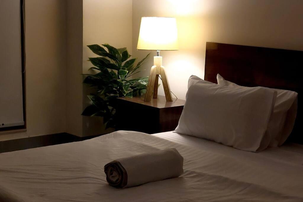 Premium 1bed apt CNTRL Minimal and cozy view 4