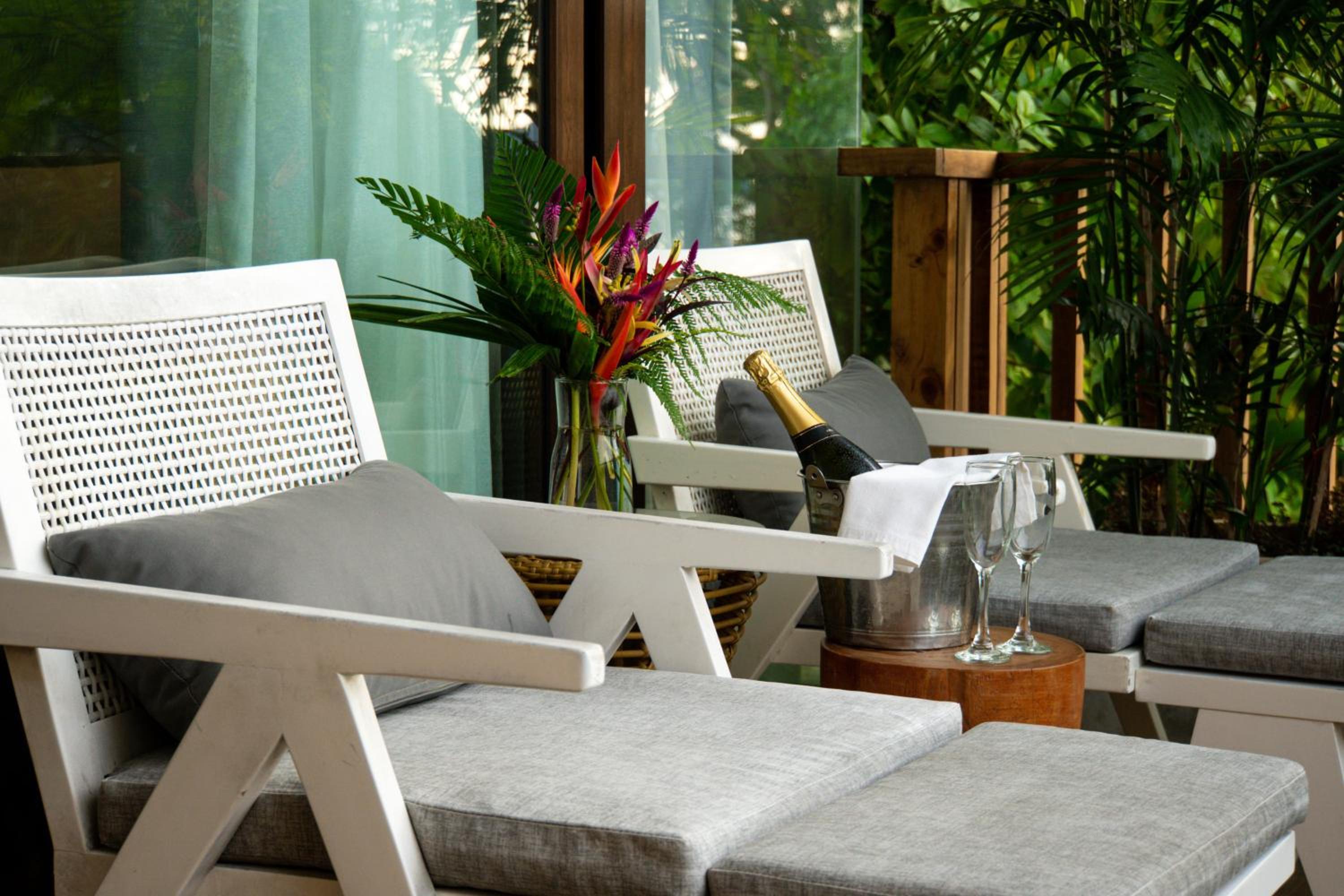 Maremegmeg Beach Club