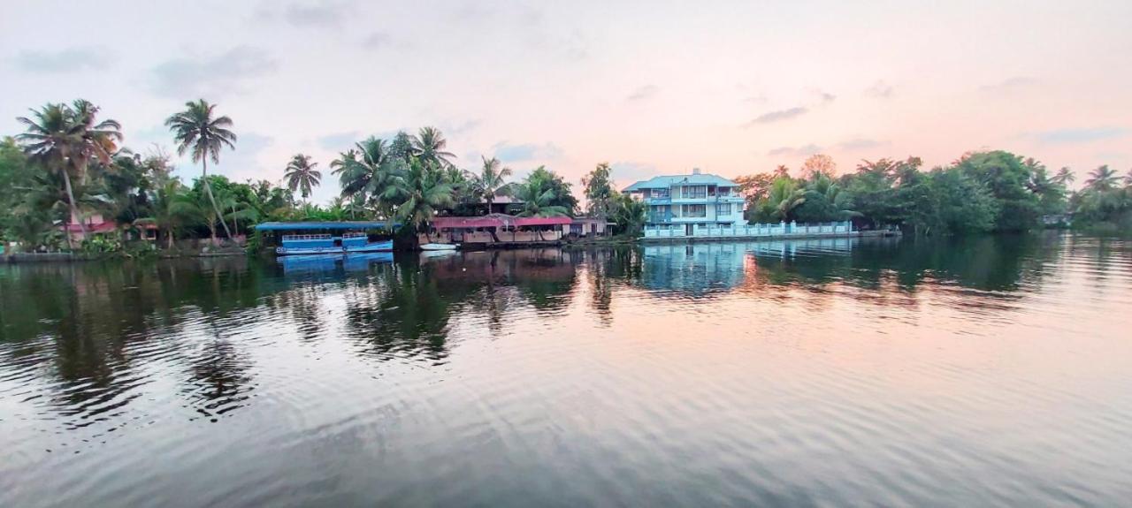 Captains Cabin backwater resort