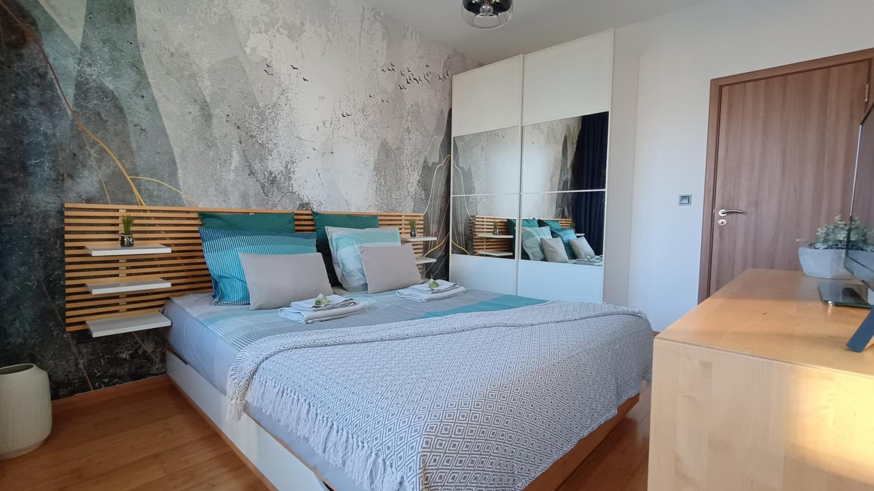 Modern Comfort near Airport, The Mall, TechPark by KeyBox