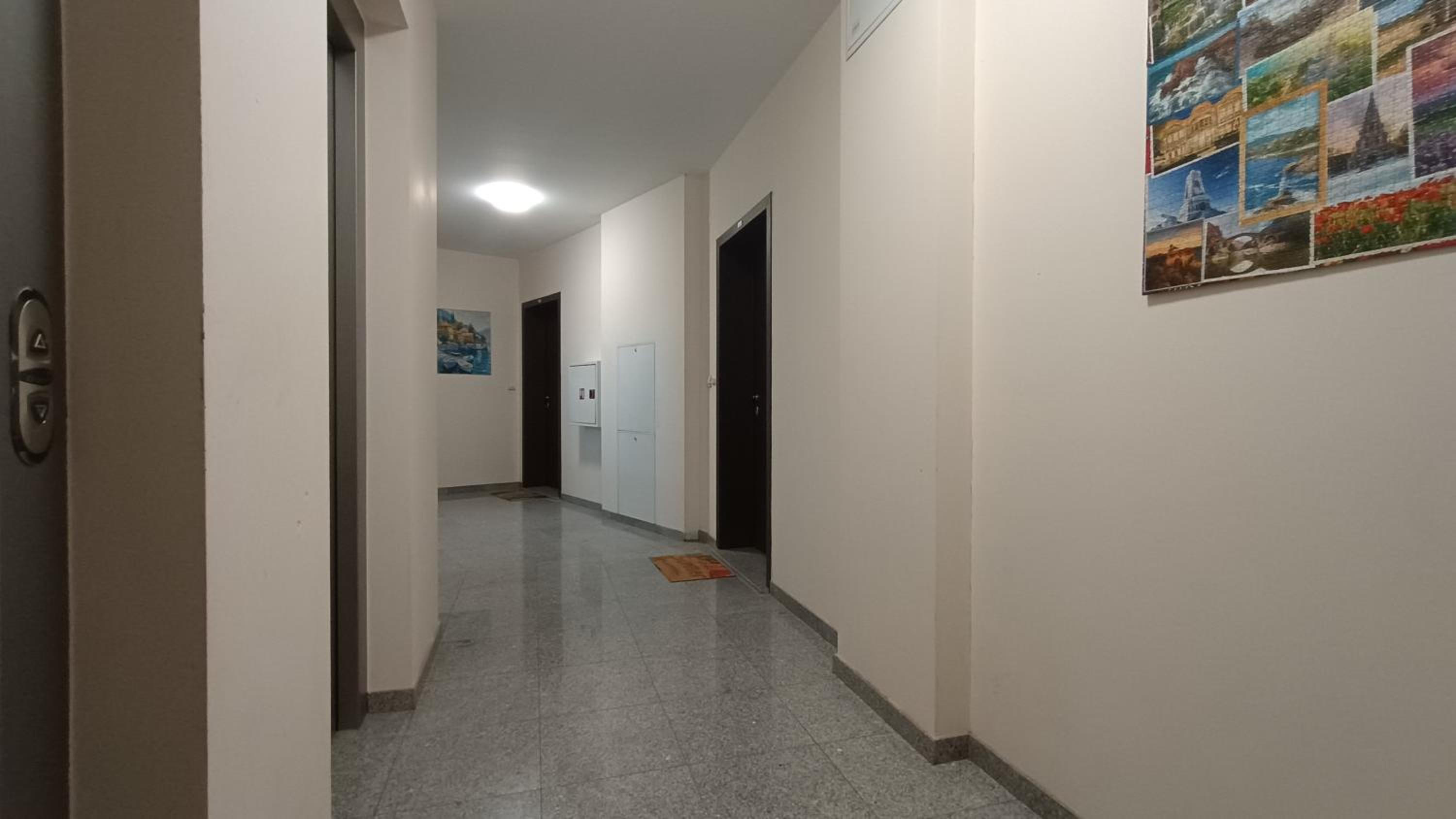 Modern Comfort near Airport, The Mall, TechPark by KeyBox