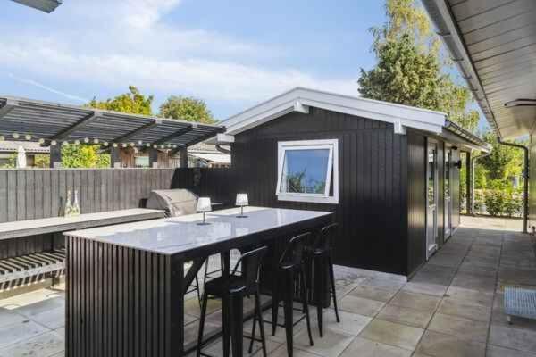 A Cozy Summer House With Spa Near Town And Beach view 4