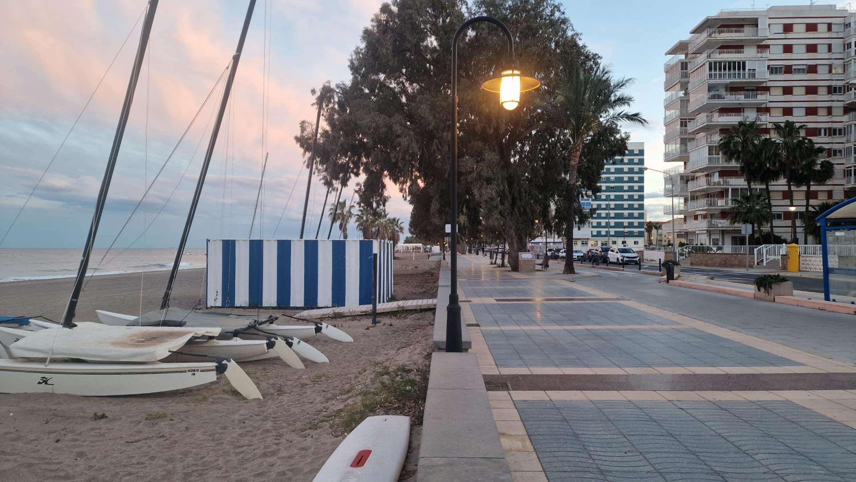 Incredible seafront with sunrise and sunset views