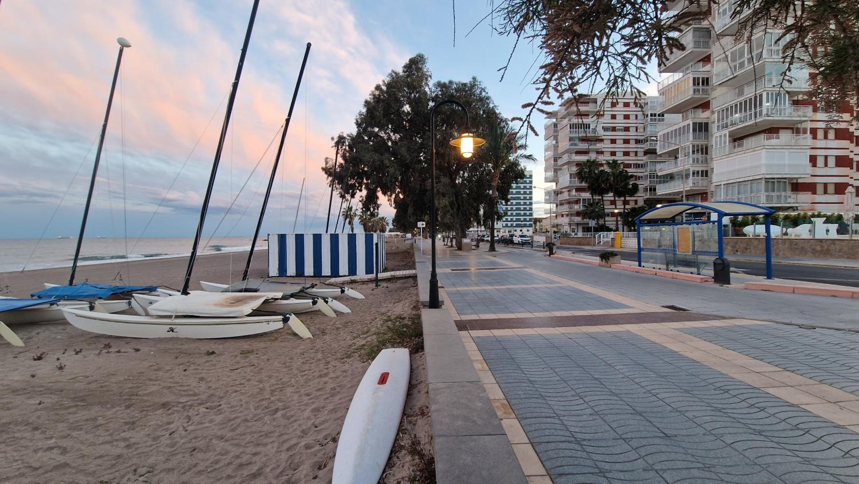 Incredible seafront with sunrise and sunset views
