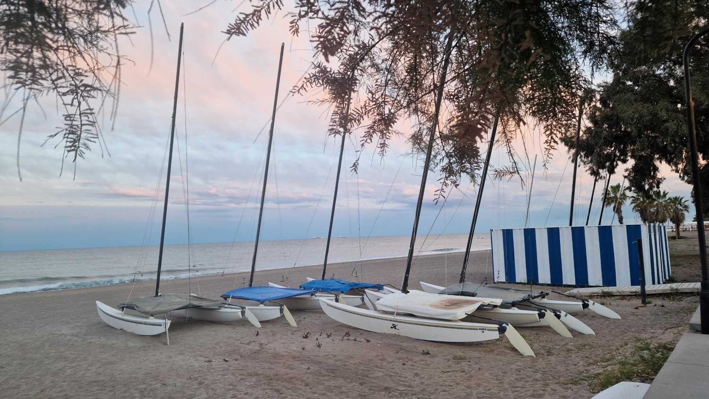 Incredible seafront with sunrise and sunset views