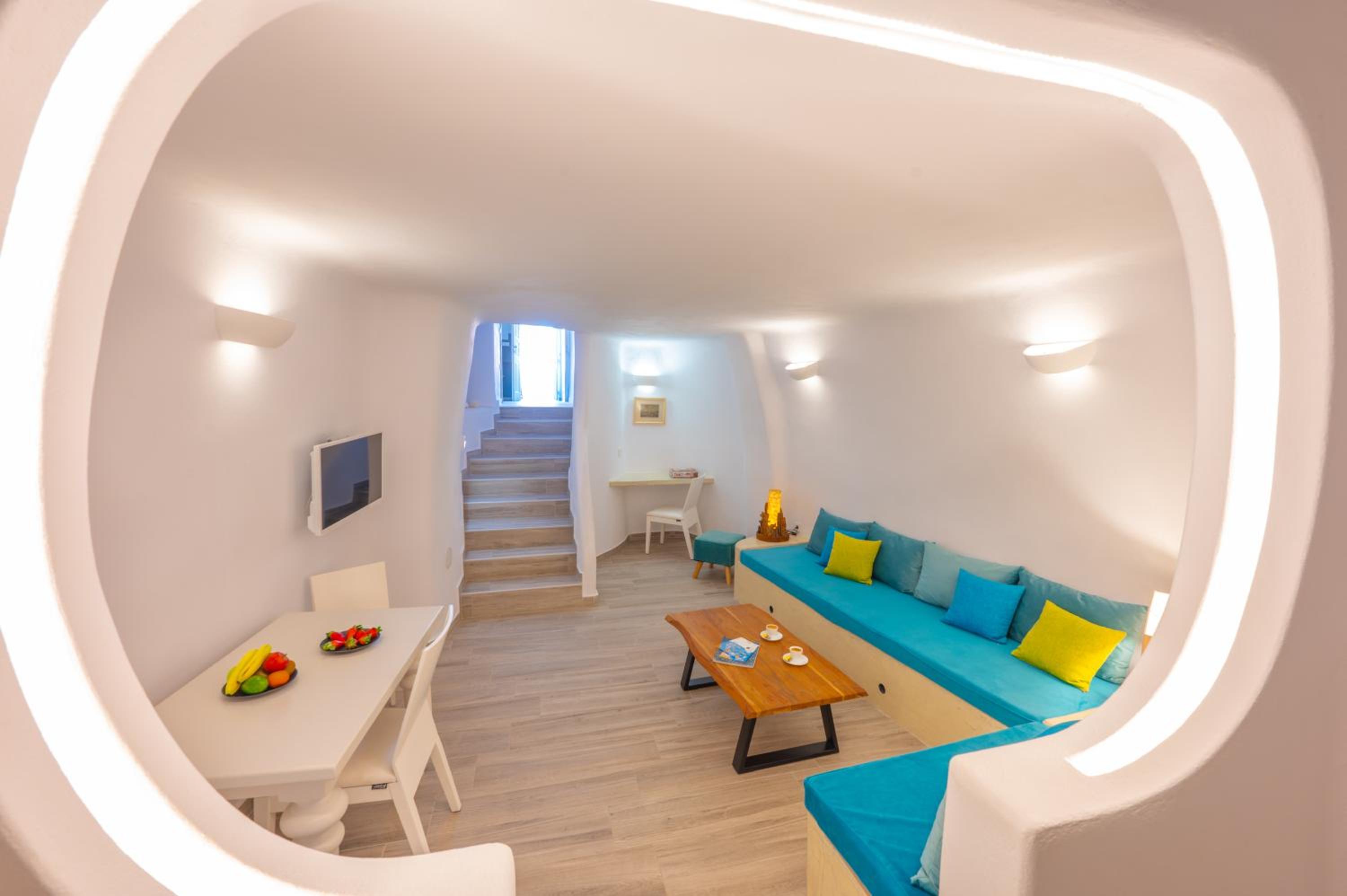 Vivid Caves 2 Bedroom Cavehouse view 4