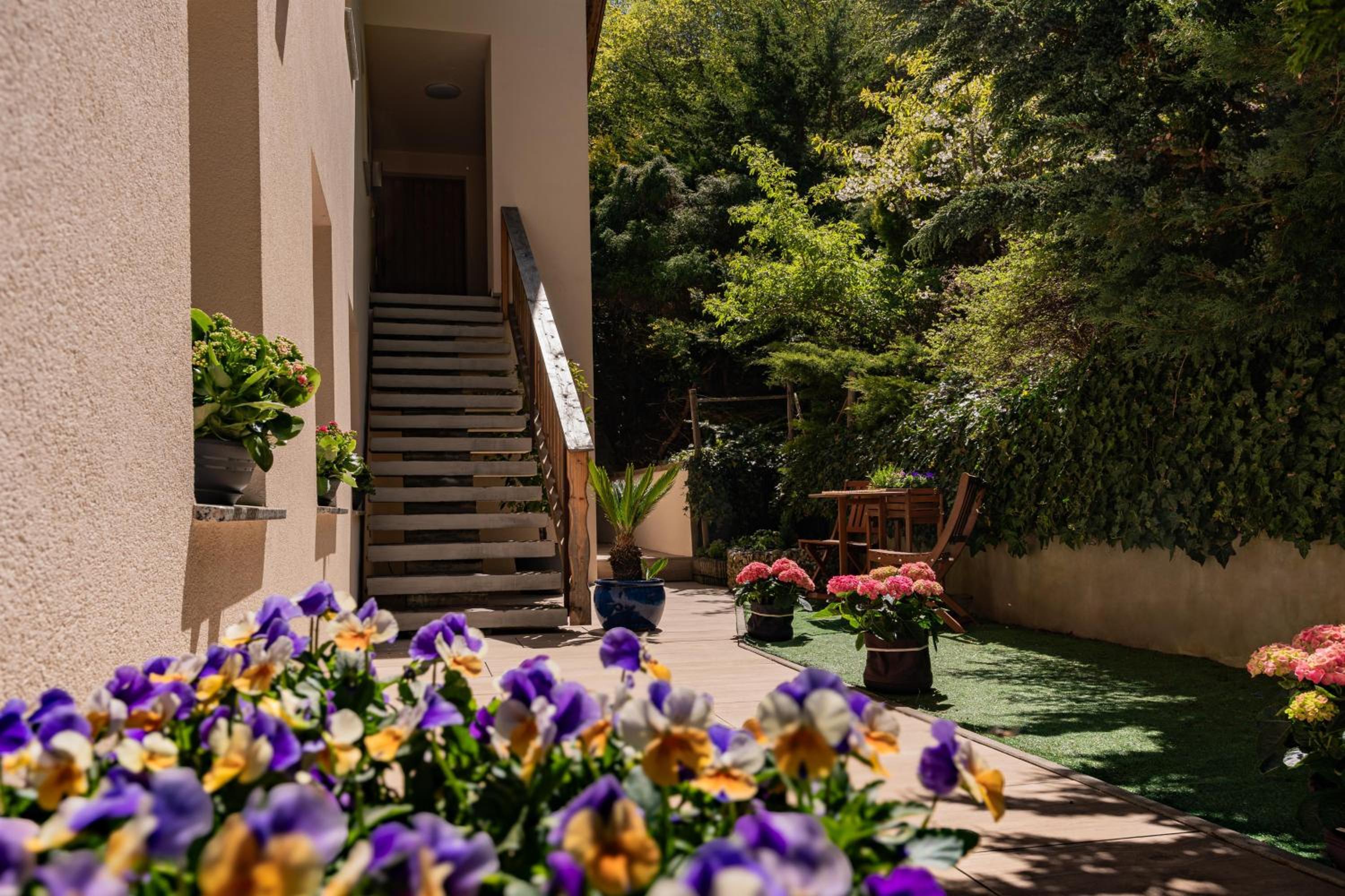 Living Flora