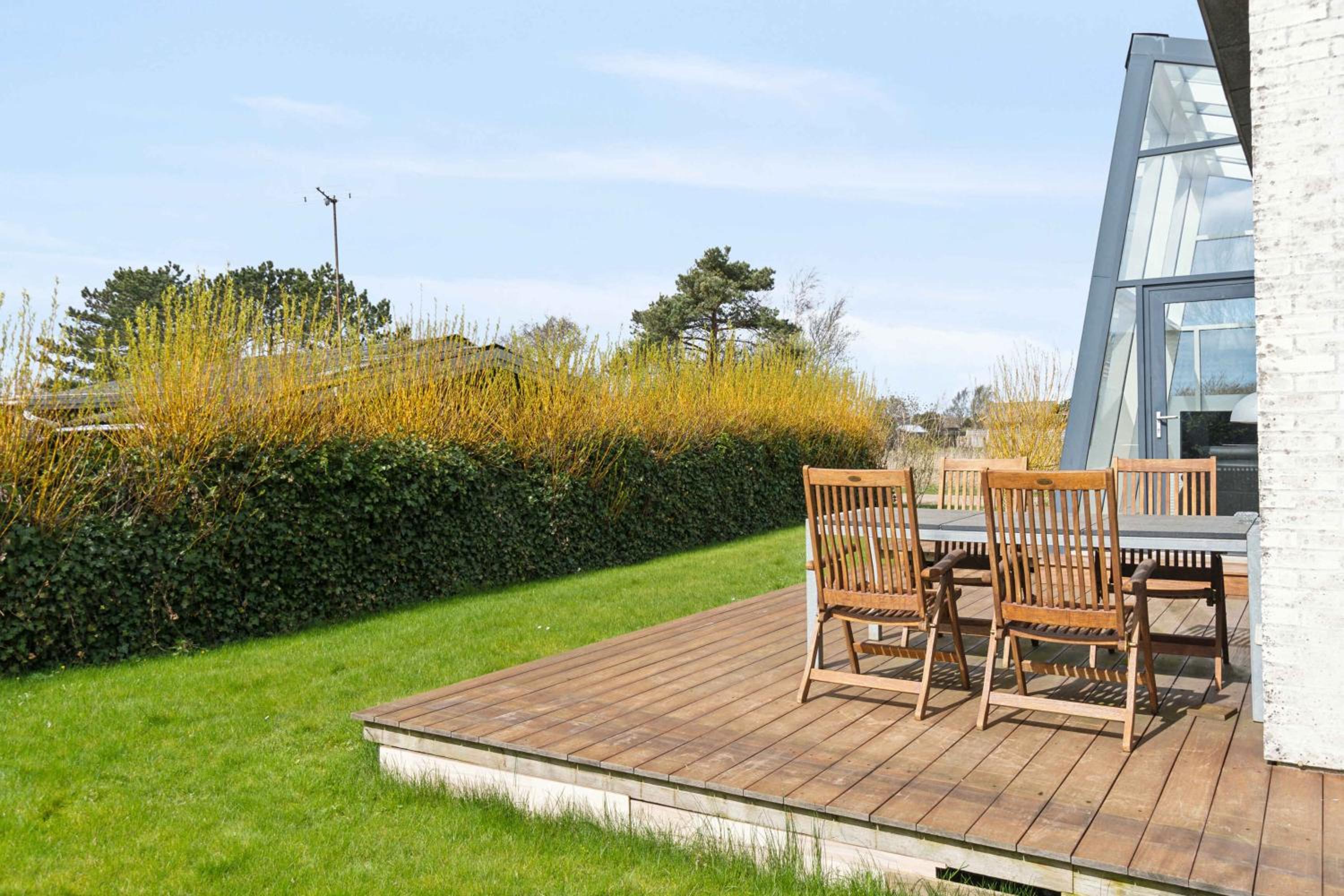 Modern Summer House With Fantastic Skylight