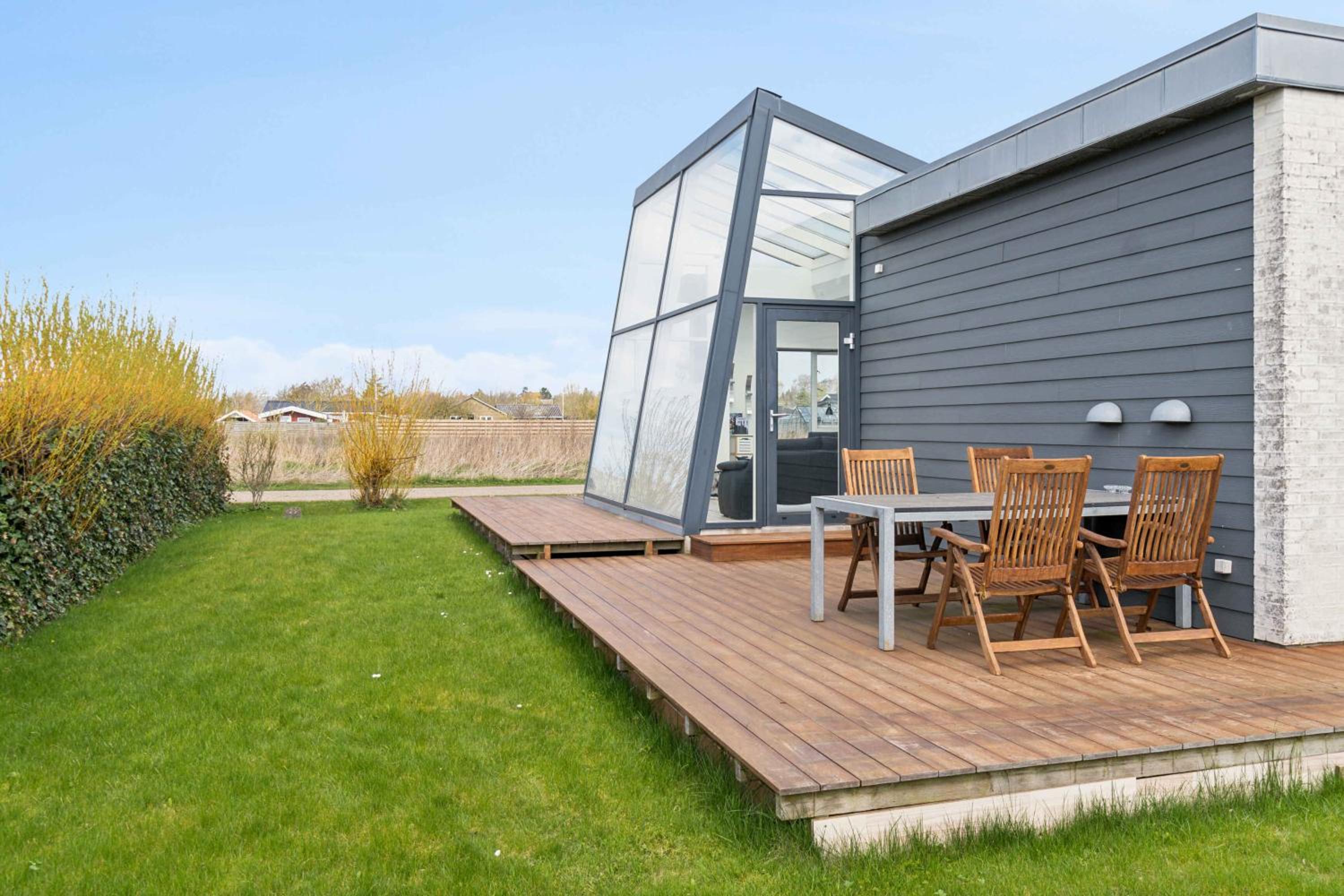 Modern Summer House With Fantastic Skylight