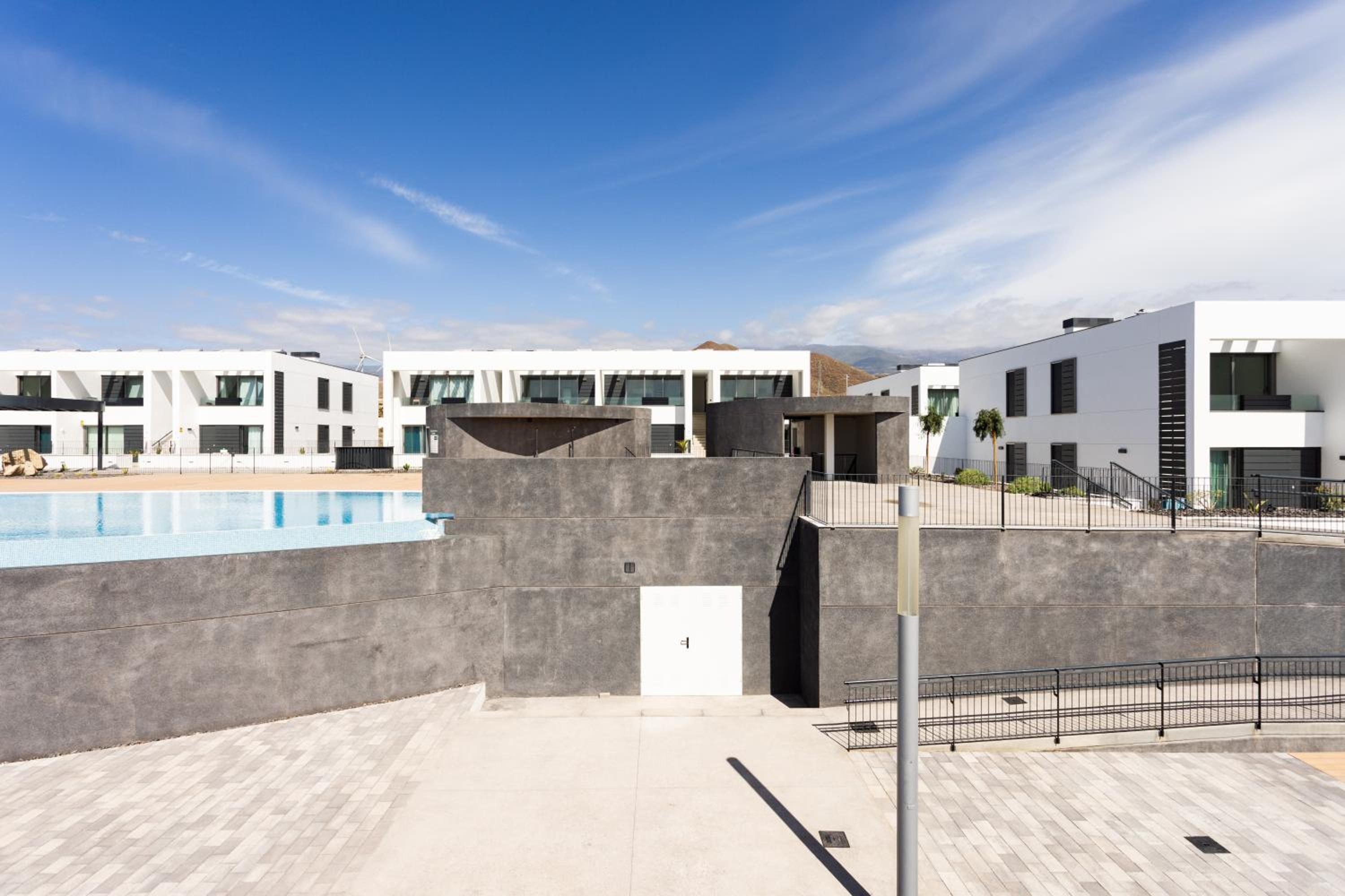 Maruxía Beach and Pool apartemnt