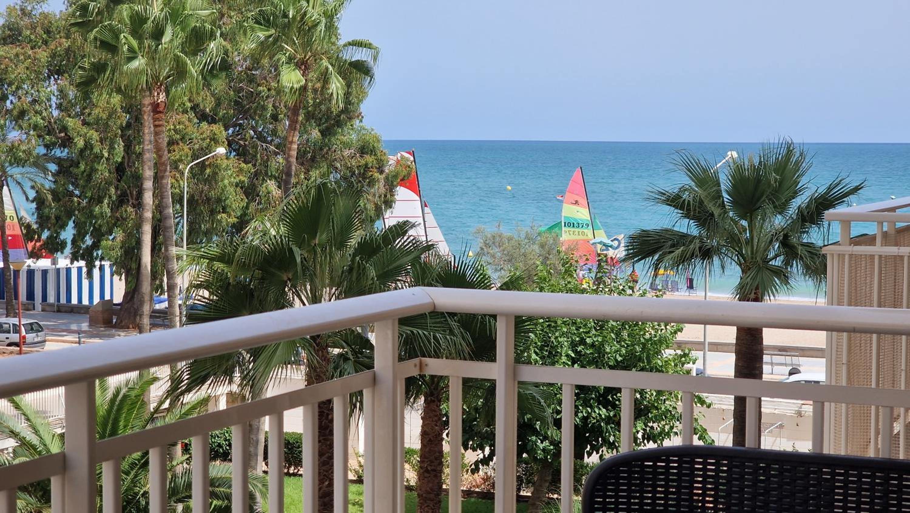 Perfect direct beach access