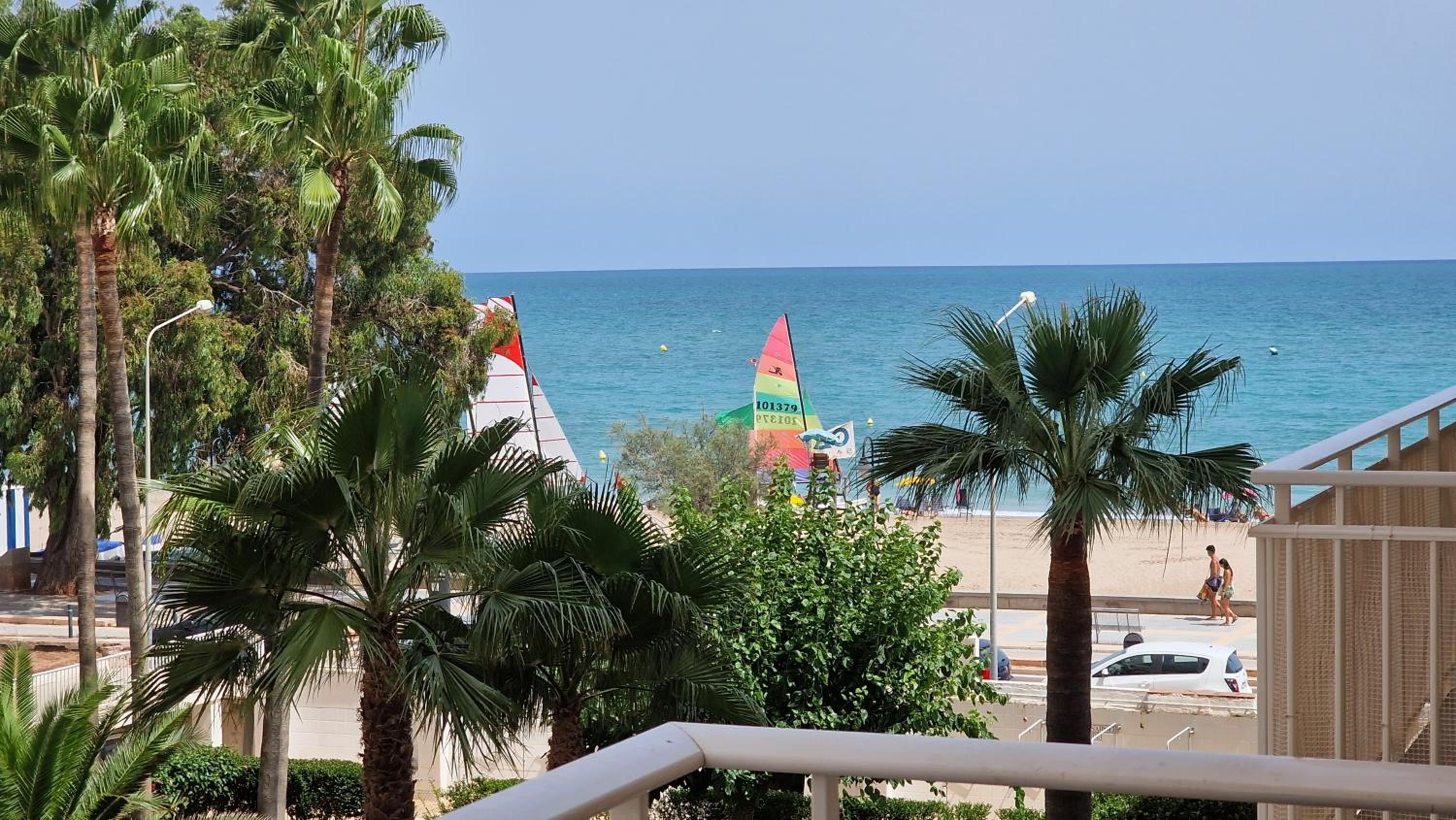 Perfect direct beach access