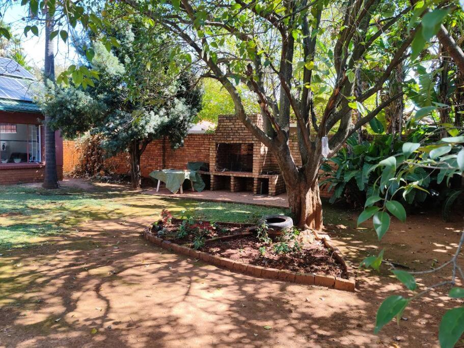 Garden flat for working person view 4