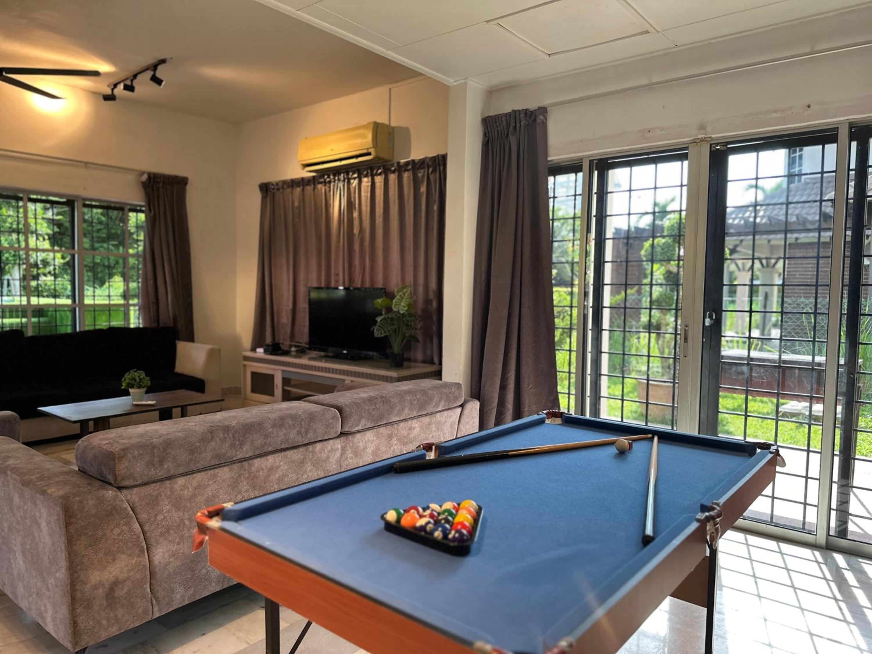 Cozy Bungalow with pool at PD Villa by Elite Stay photo 3