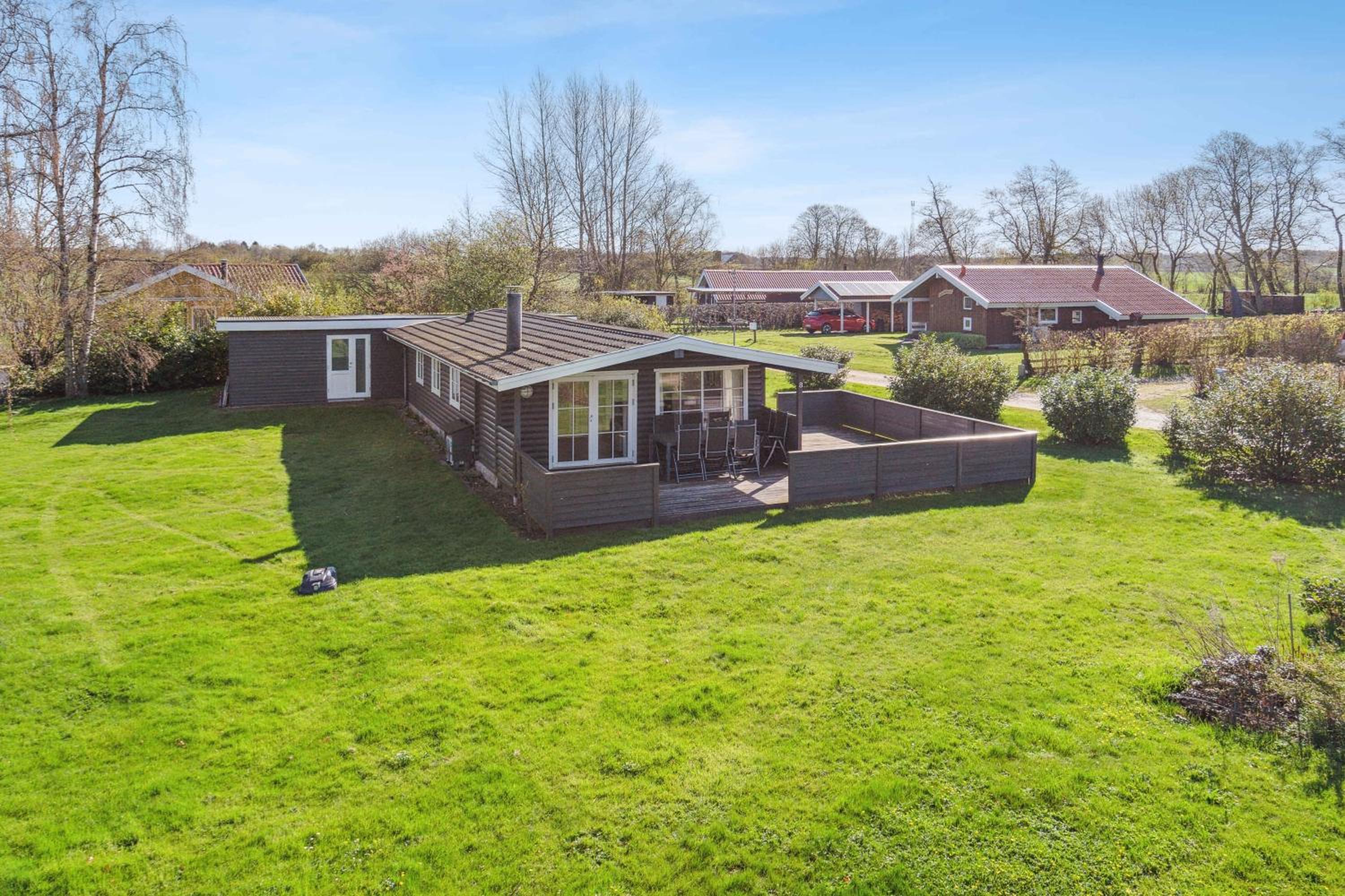 Lovely Cottage Within Walking Distance To The Sea
