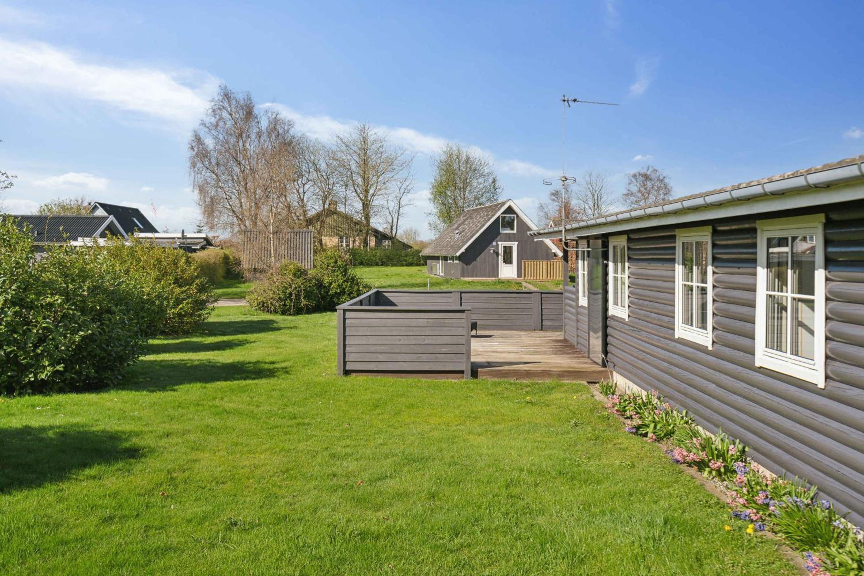Lovely Cottage Within Walking Distance To The Sea