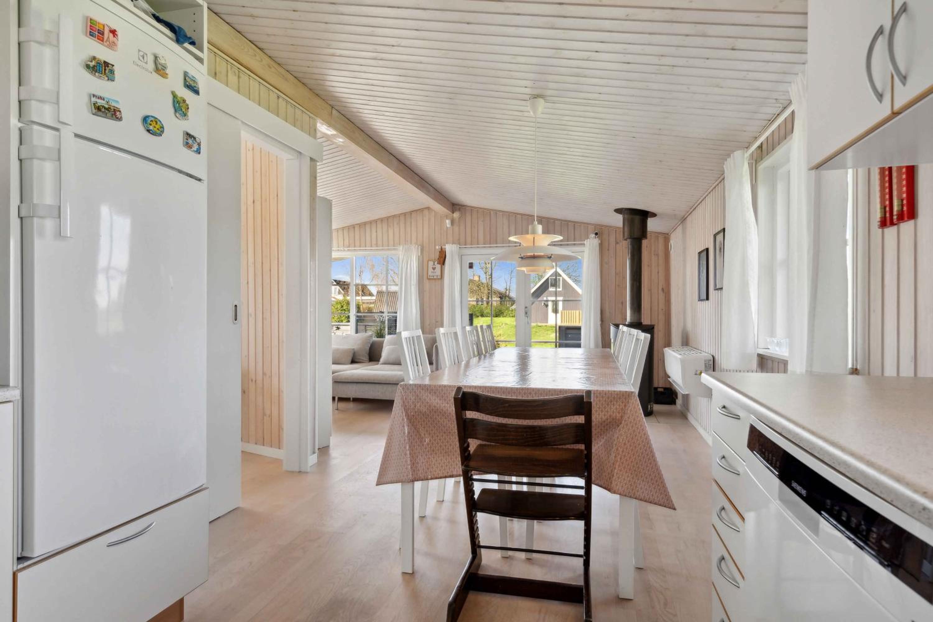 Lovely Cottage Within Walking Distance To The Sea