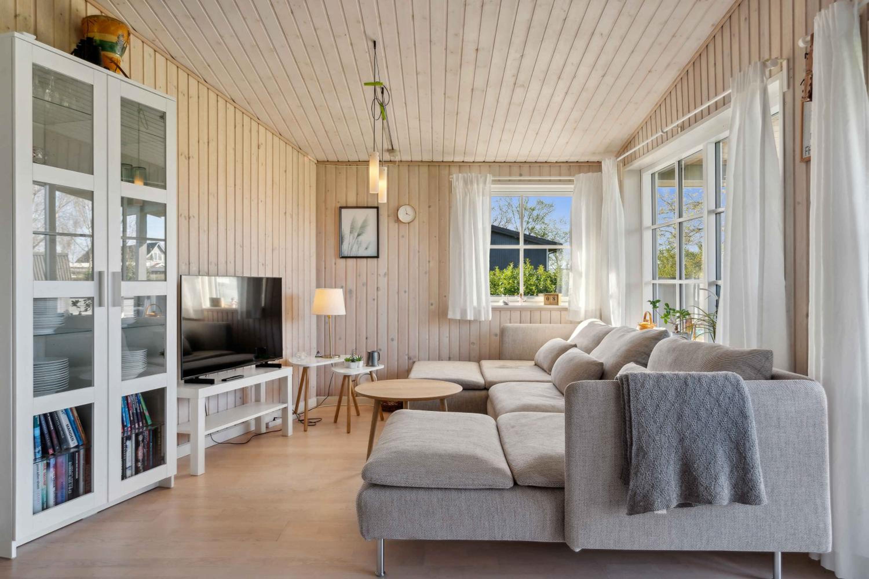 Lovely Cottage Within Walking Distance To The Sea