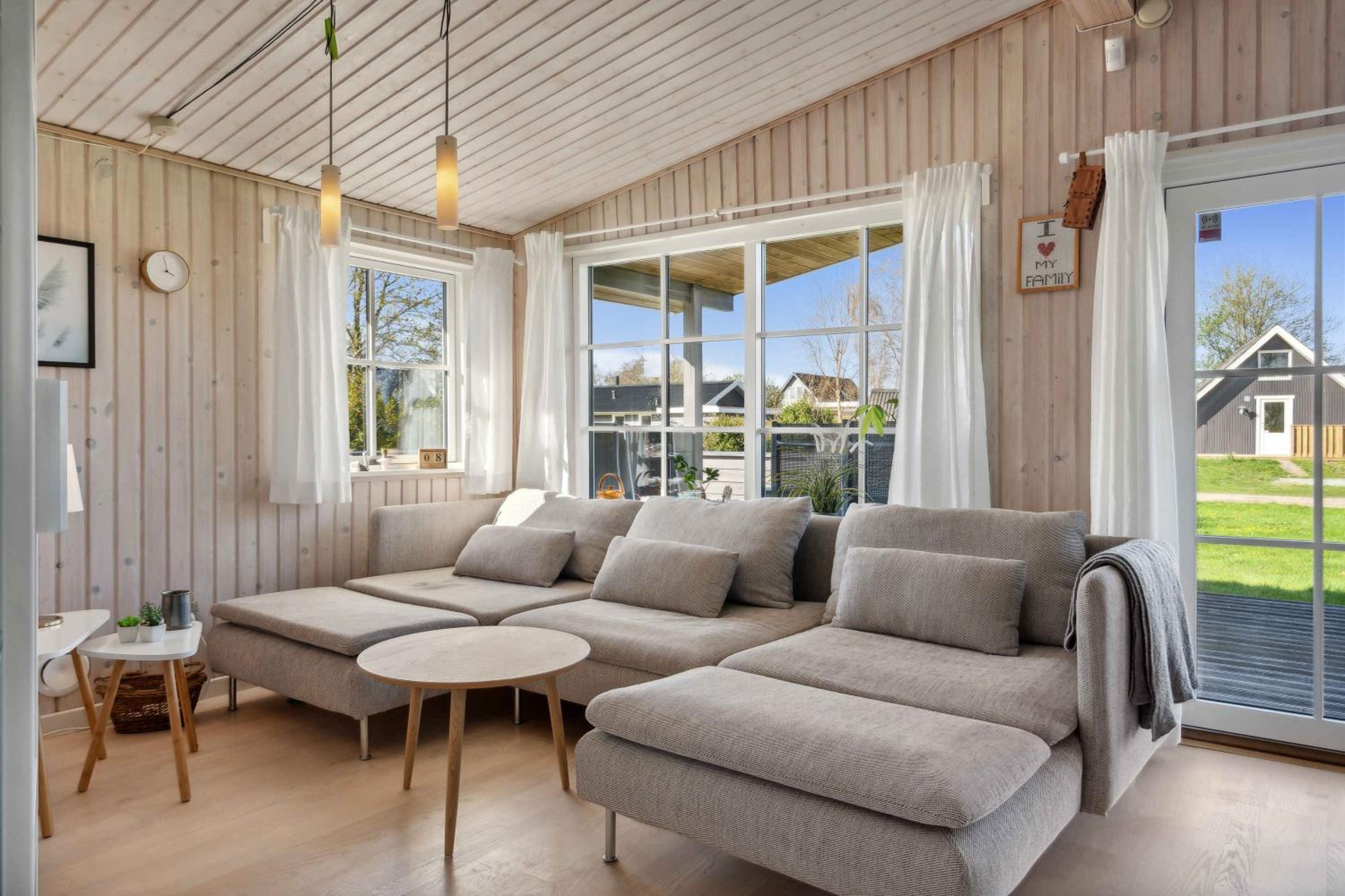 Lovely Cottage Within Walking Distance To The Sea