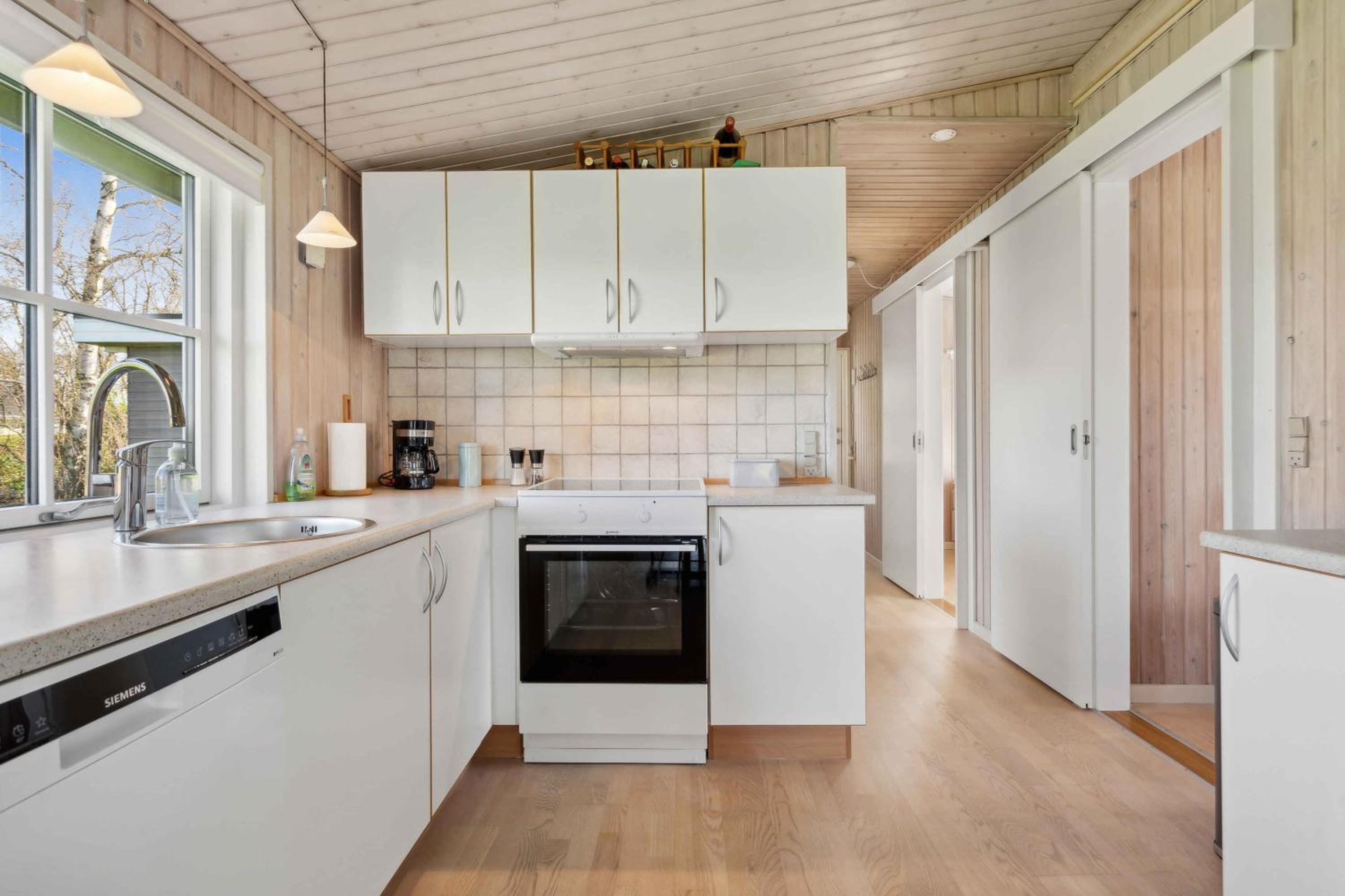 Lovely Cottage Within Walking Distance To The Sea