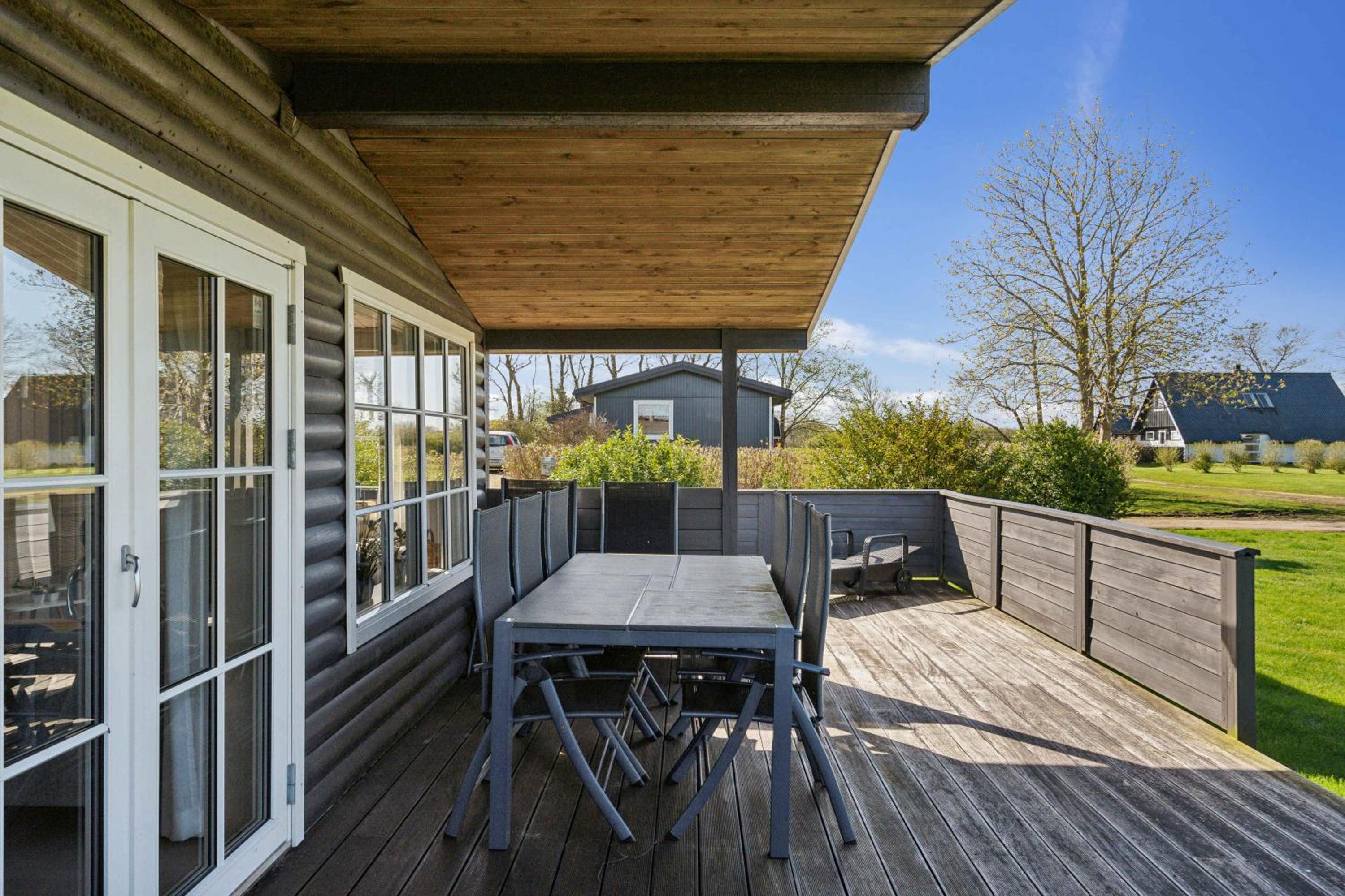 Lovely Cottage Within Walking Distance To The Sea