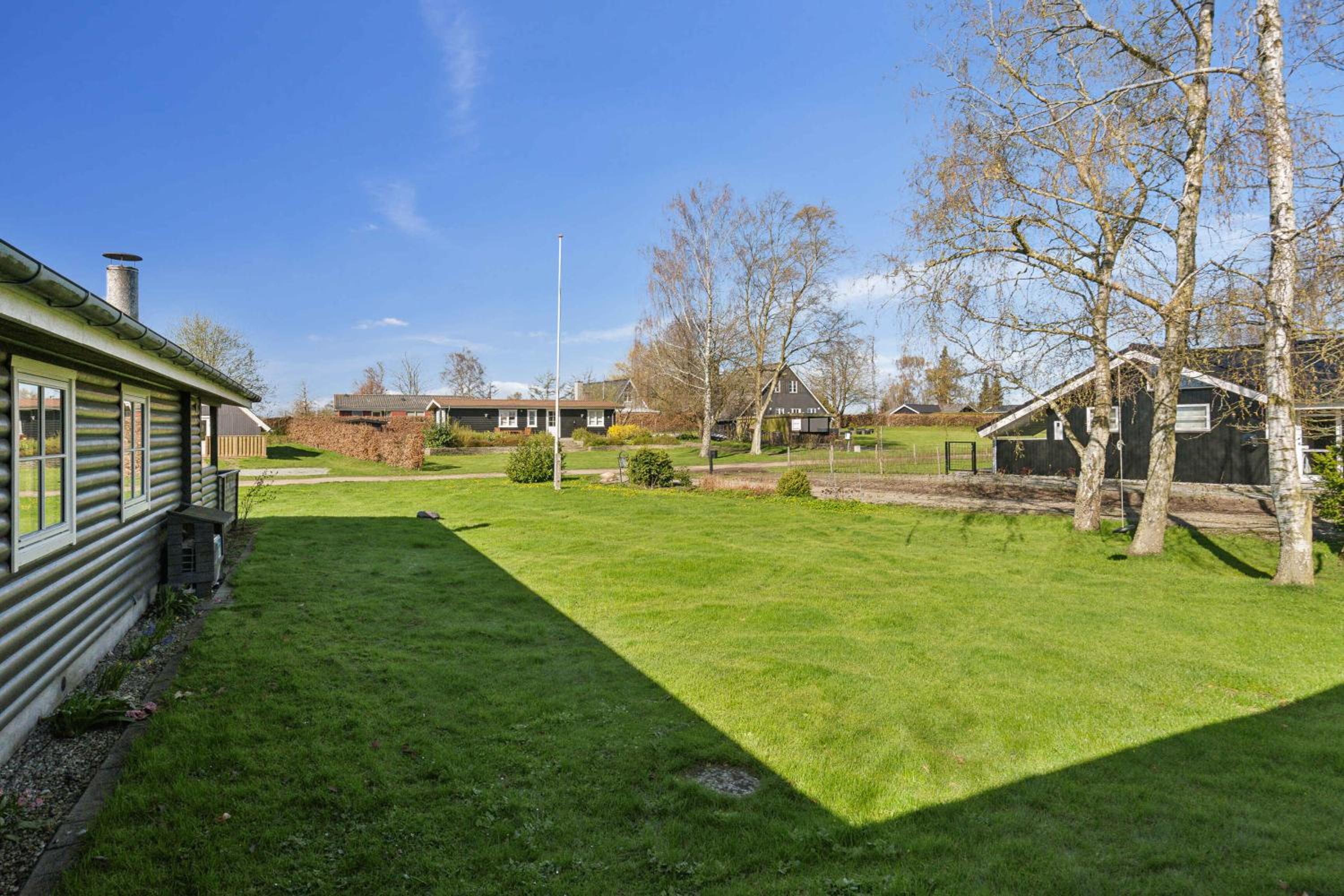 Lovely Cottage Within Walking Distance To The Sea