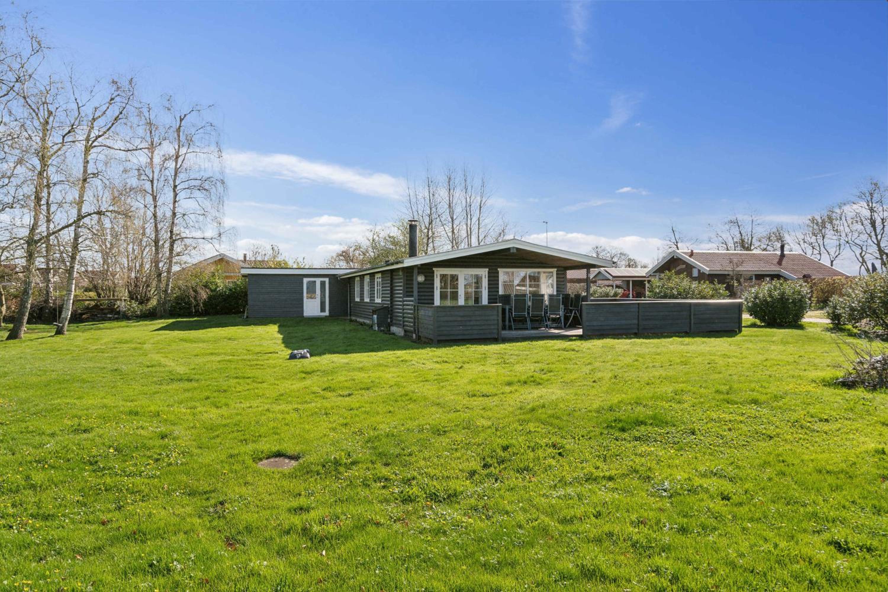Lovely Cottage Within Walking Distance To The Sea