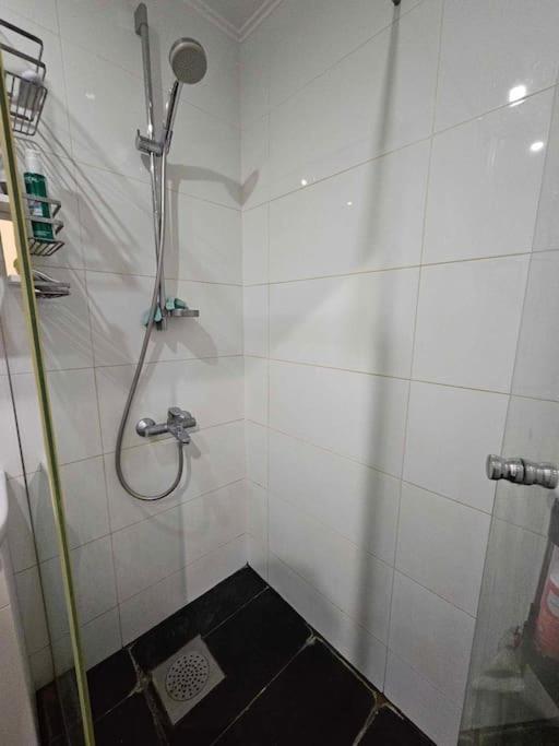 1-bedroom apartment on the 5th floor without lift, 8-min trainride from old town view 3