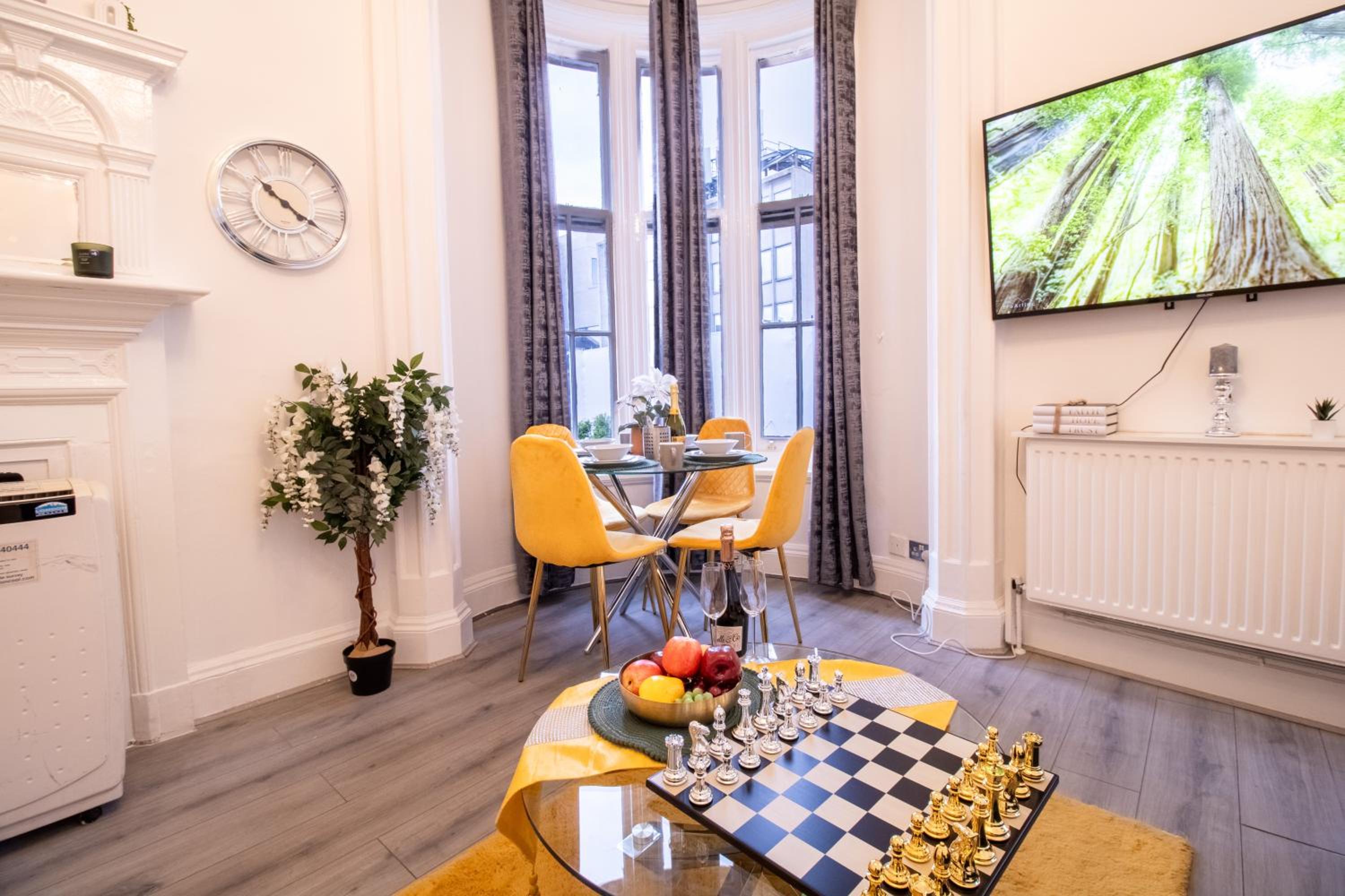 Luxurious Apartments on Oxford Street